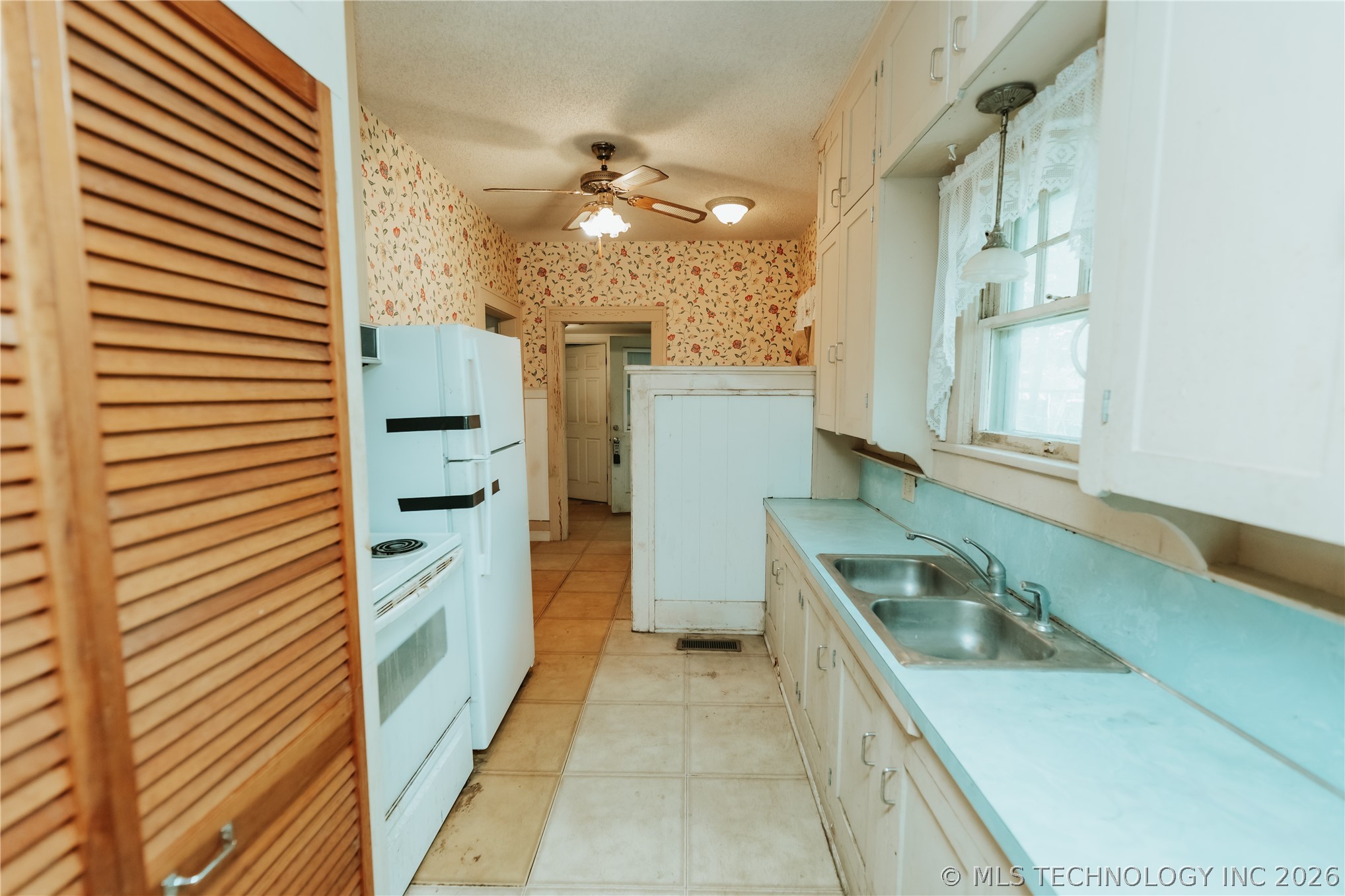 329 S Main Street Property Photo 17