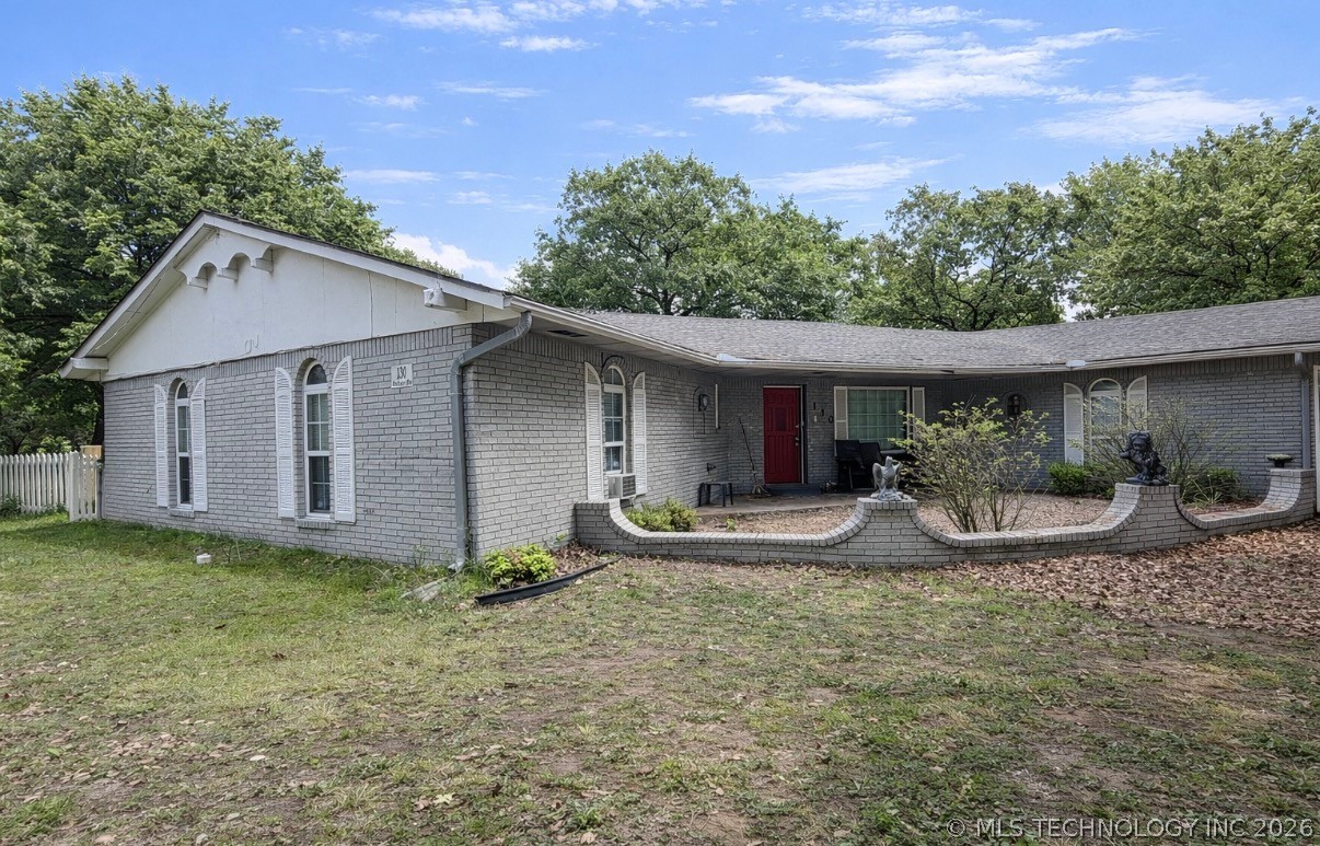 130 Acker Drive Property Photo 2