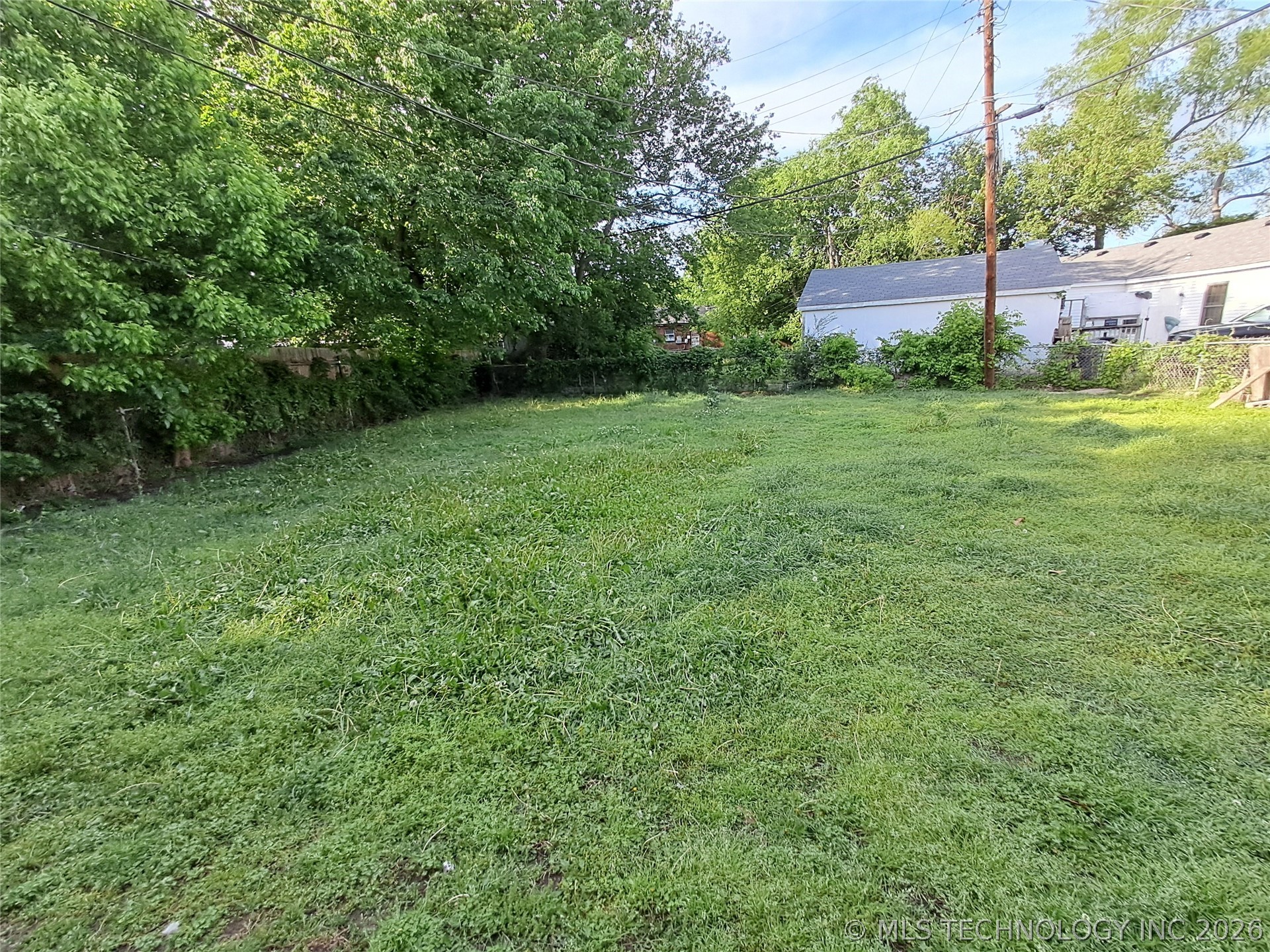 403 Oak Property Photo 5