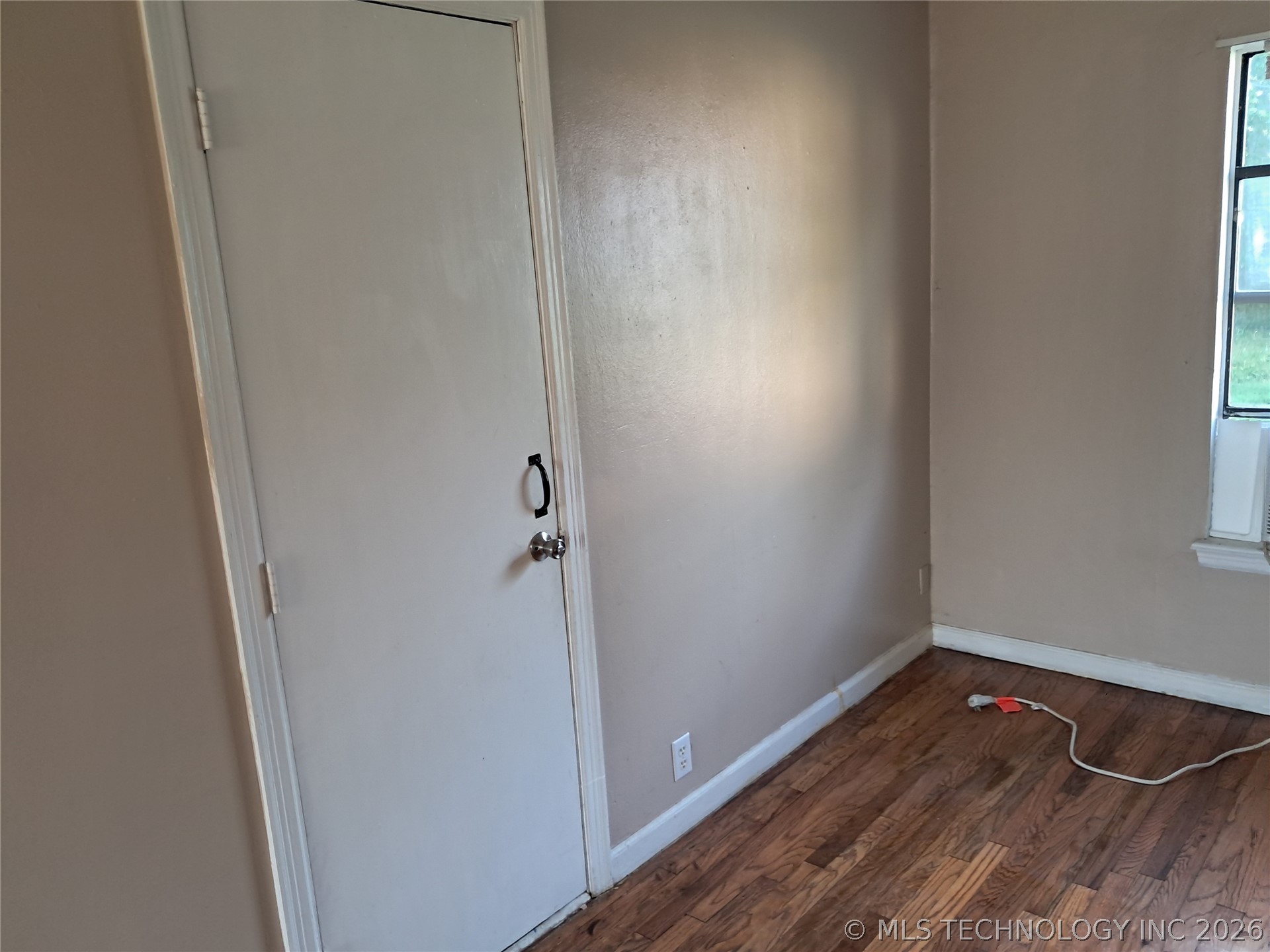 403 Oak Property Photo 13