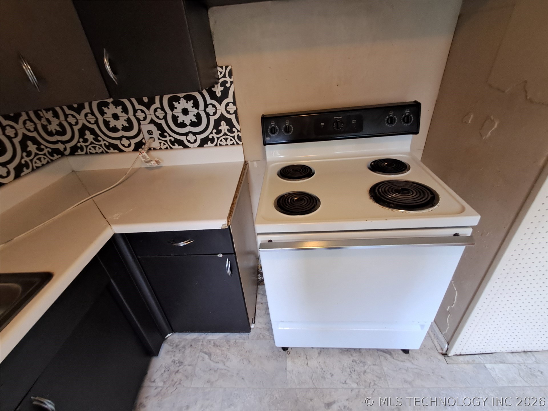 403 Oak Property Photo 16