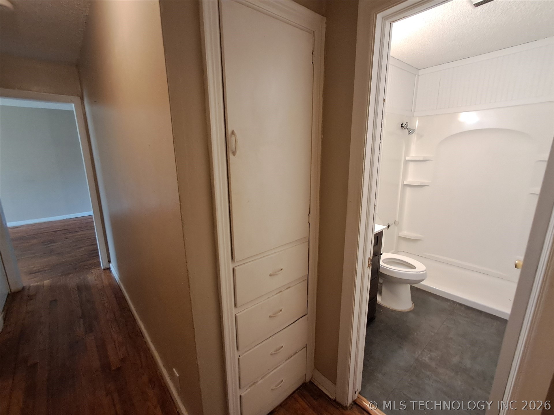 403 Oak Property Photo 28