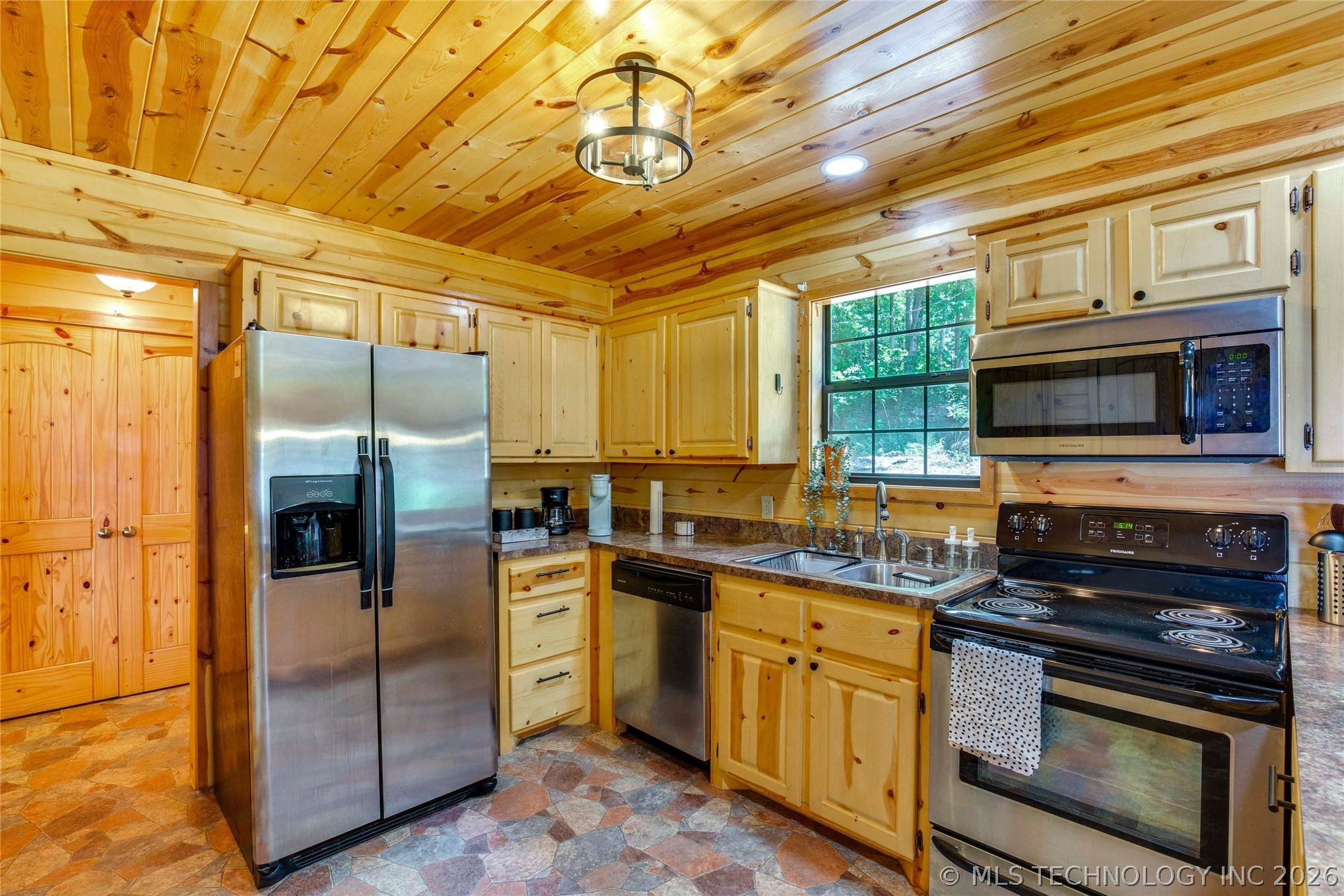 3859 W Lake Property Photo 5
