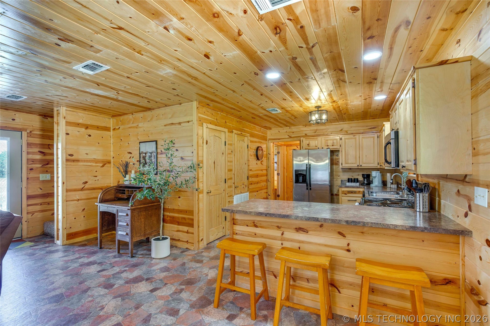 3859 W Lake Property Photo 7