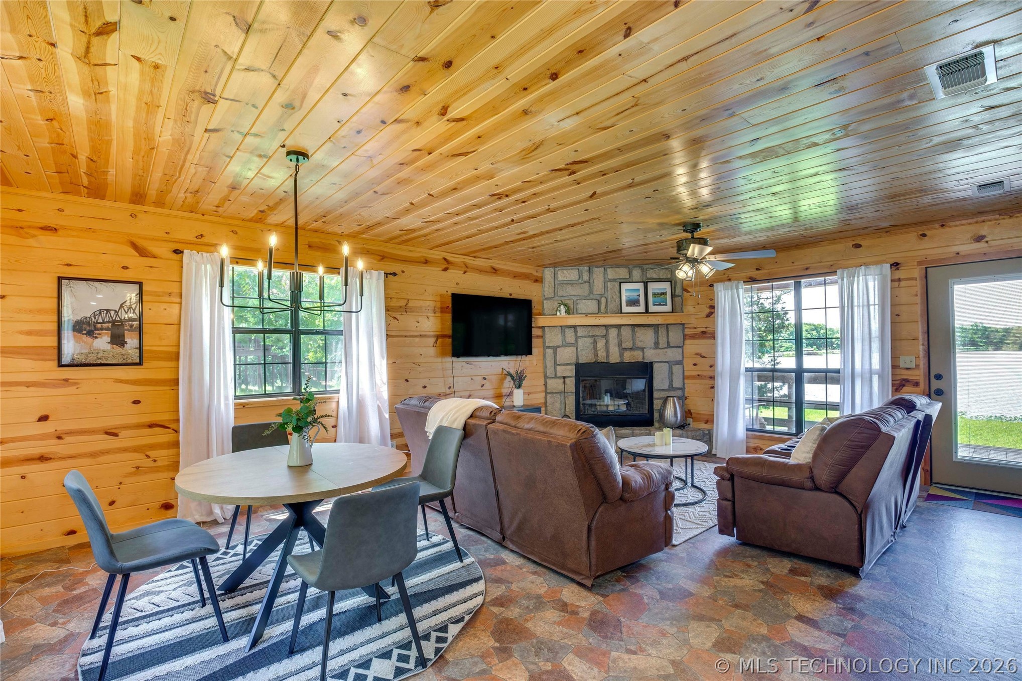 3859 W Lake Property Photo 9