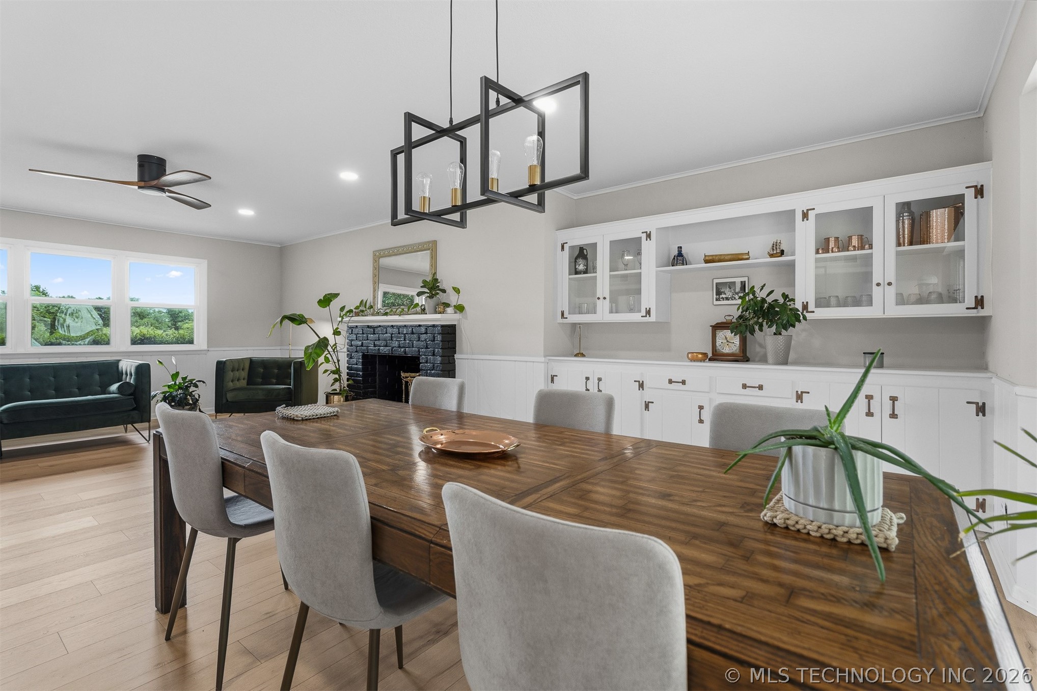 202 Meadow Property Photo 9
