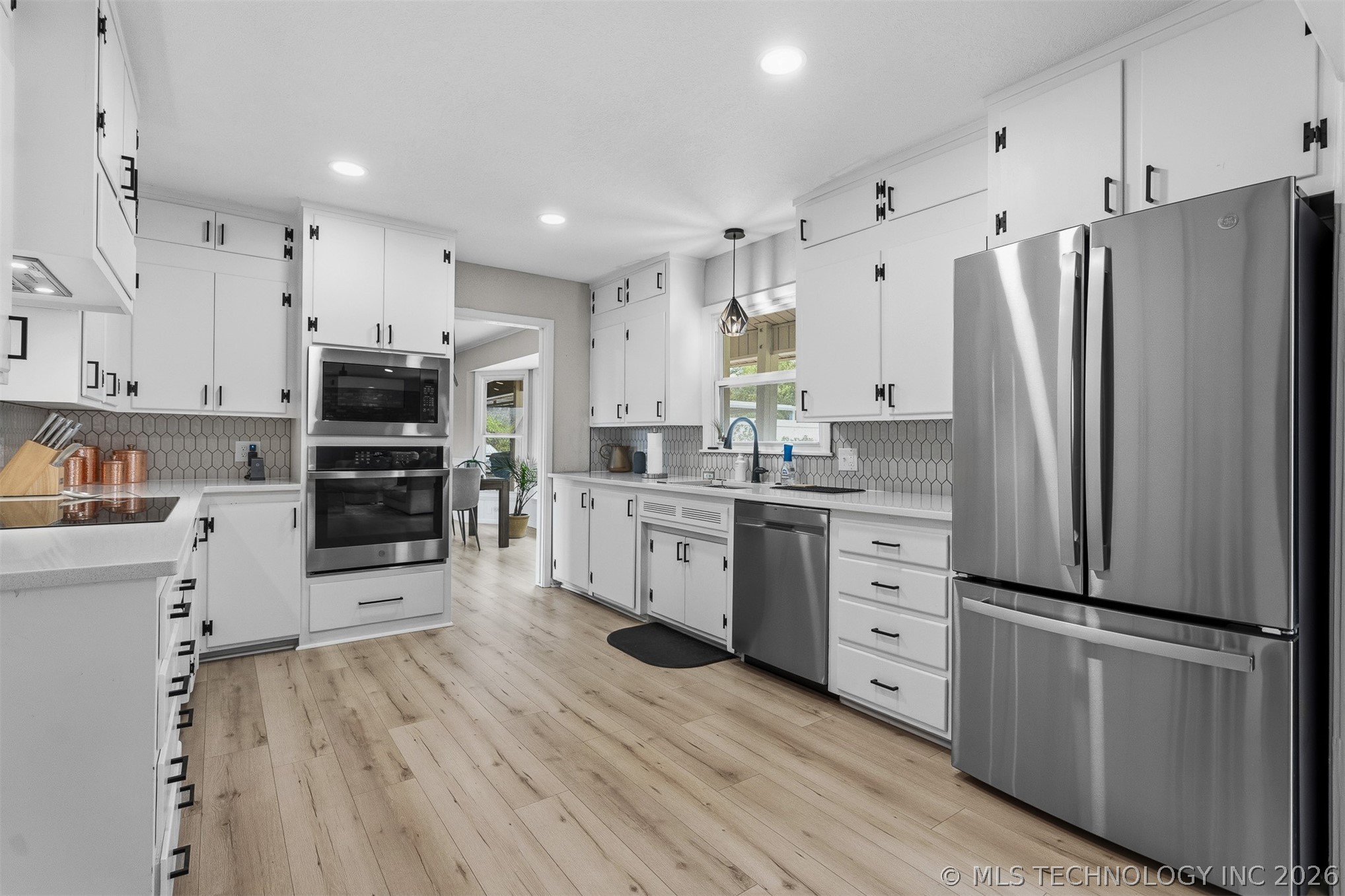 202 Meadow Property Photo 12