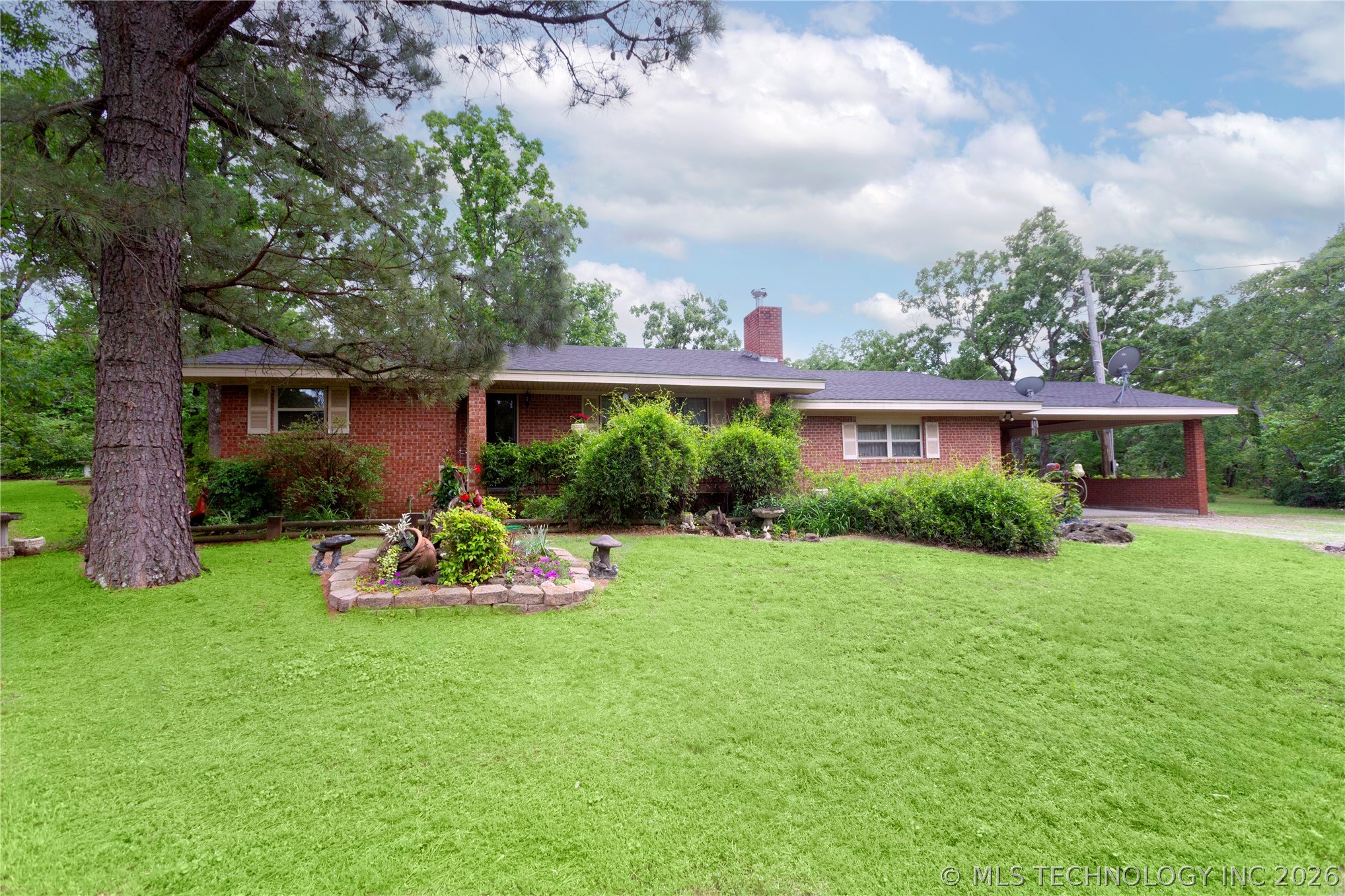 105 W Mockingbird Lane