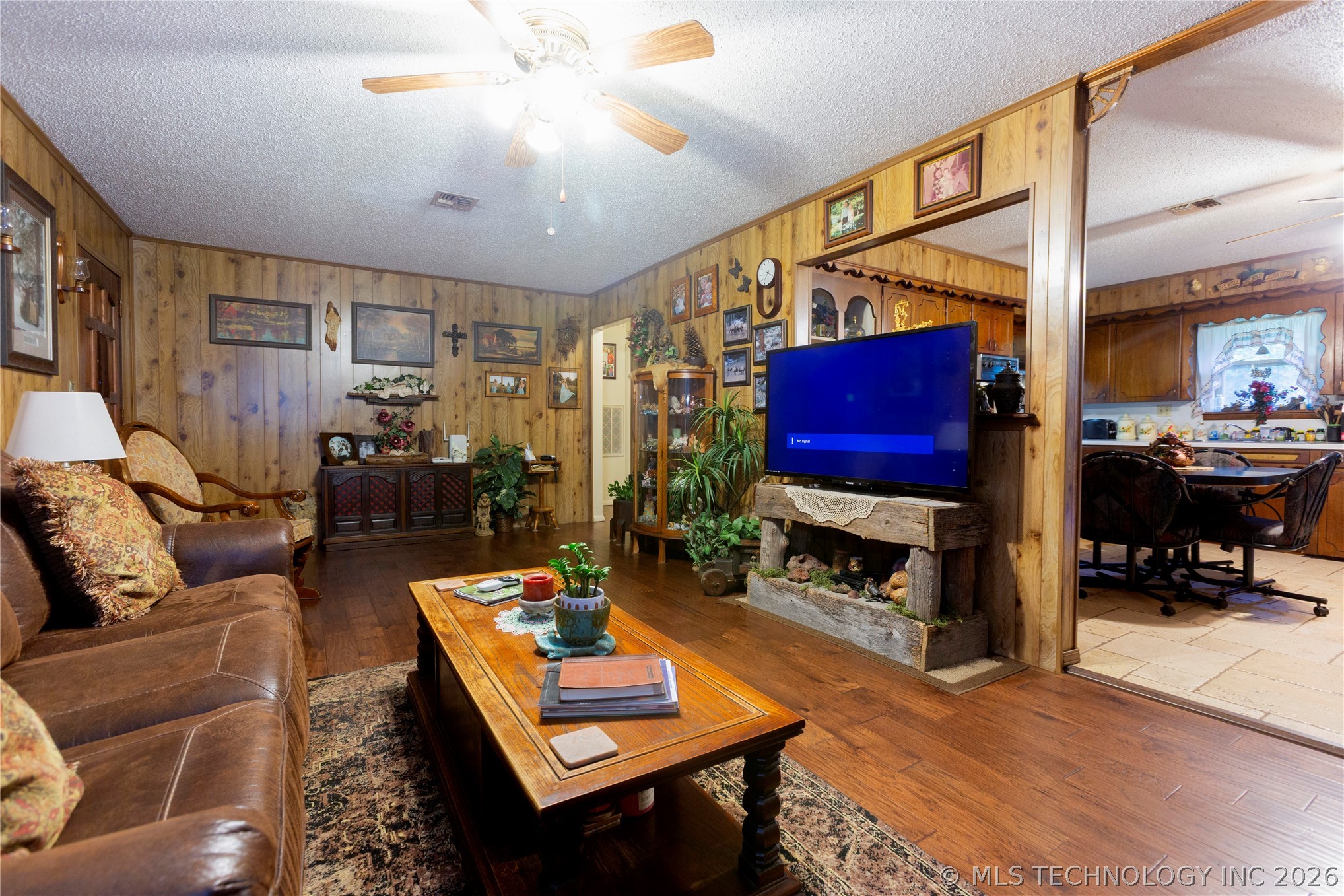 105 W Mockingbird Lane Property Photo 5