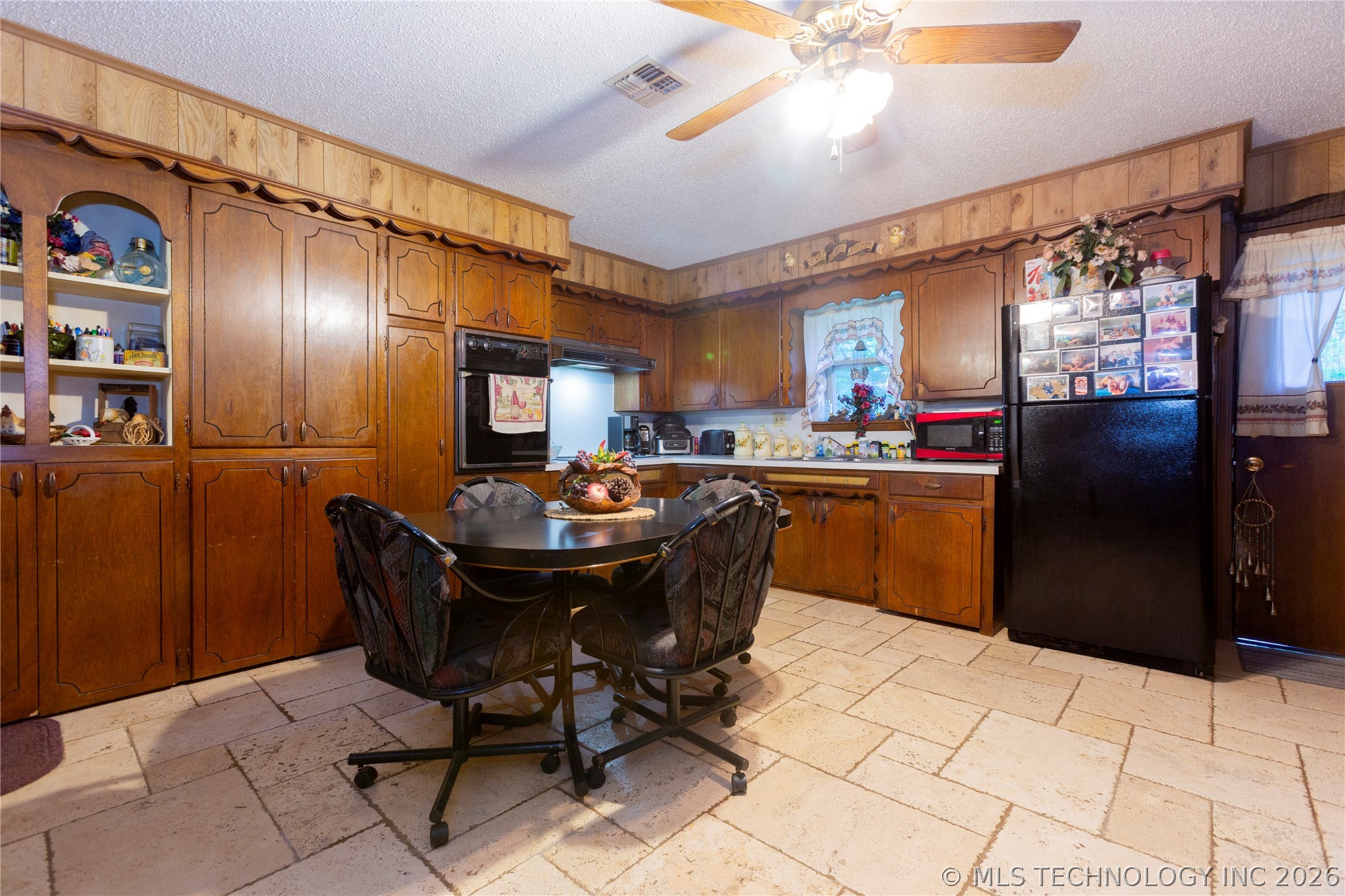 105 W Mockingbird Lane Property Photo 7