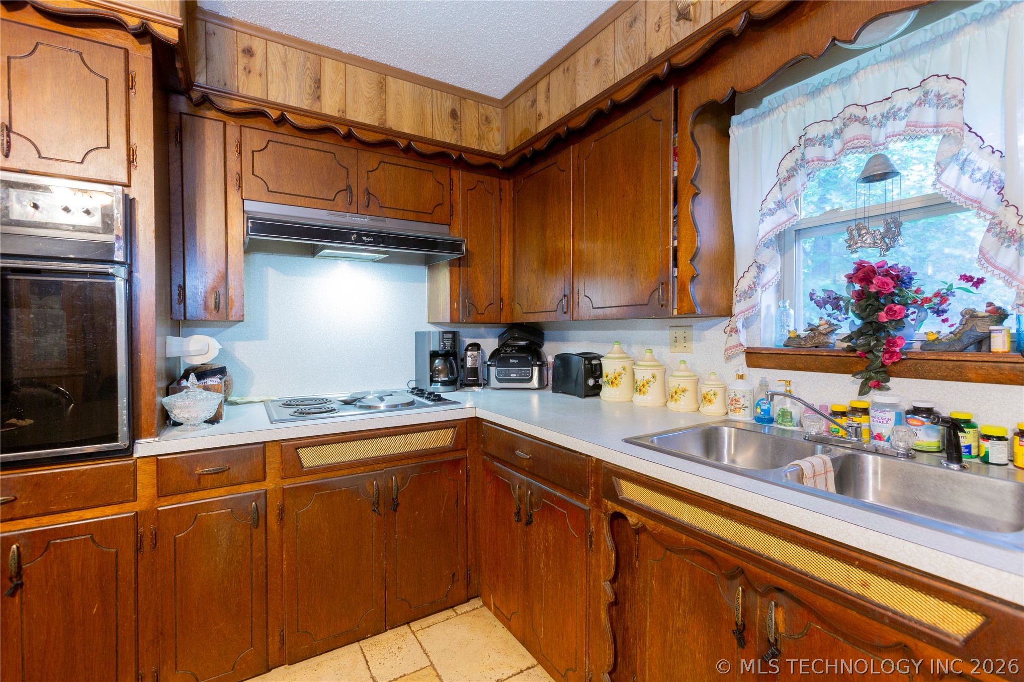 105 W Mockingbird Lane Property Photo 8