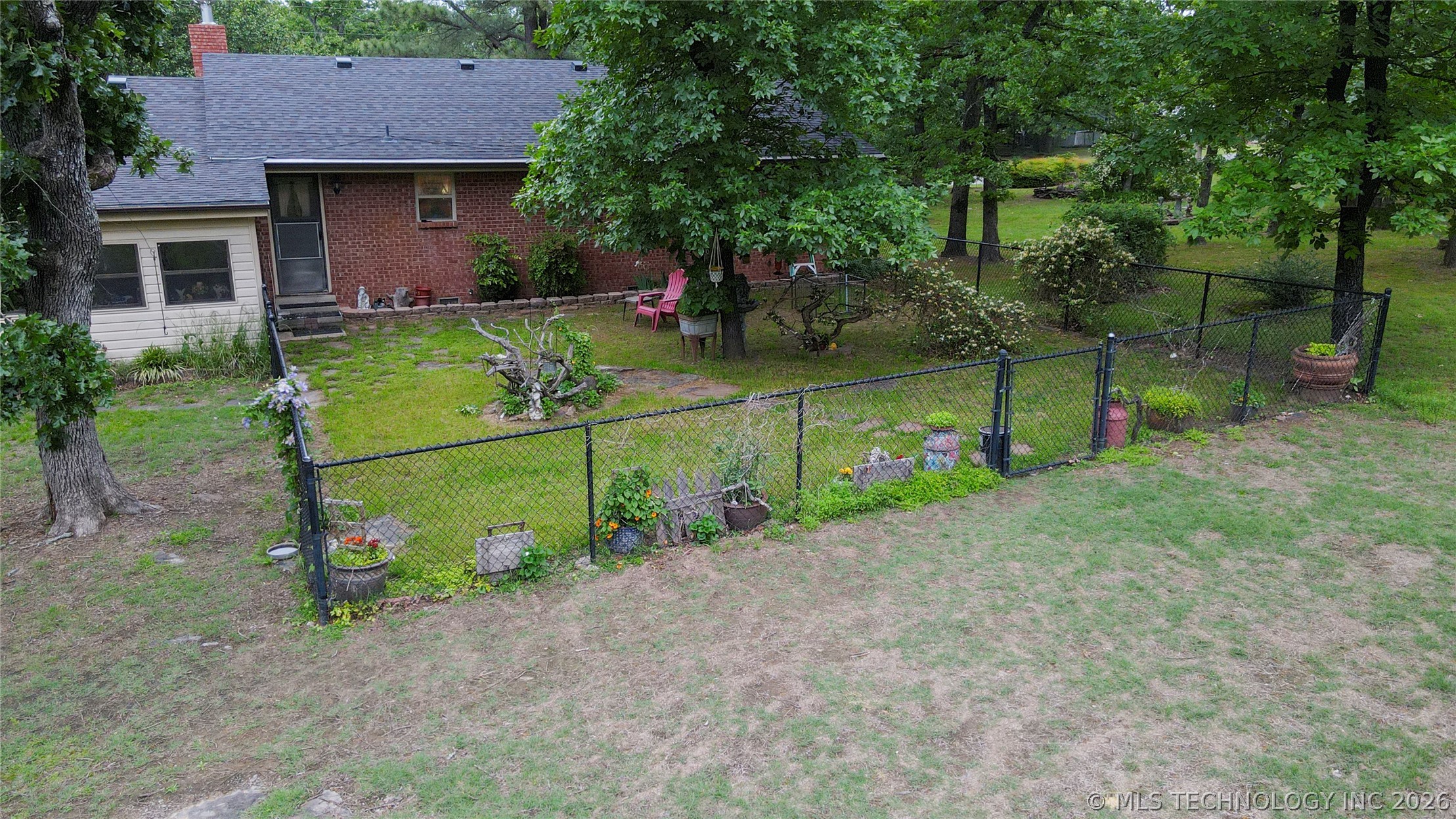 105 W Mockingbird Lane Property Photo 46