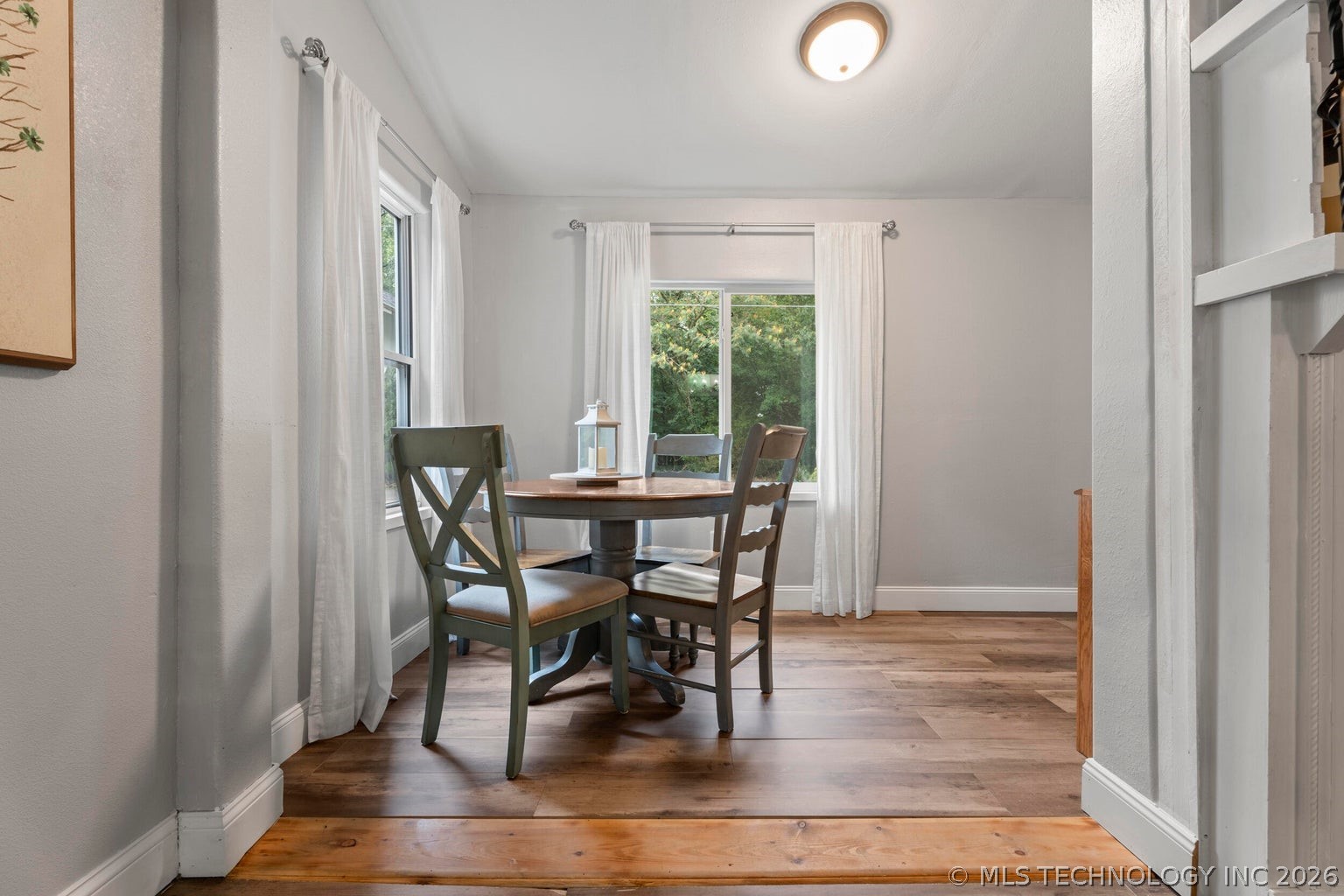 450521 Lake Shore Drive Property Photo 11