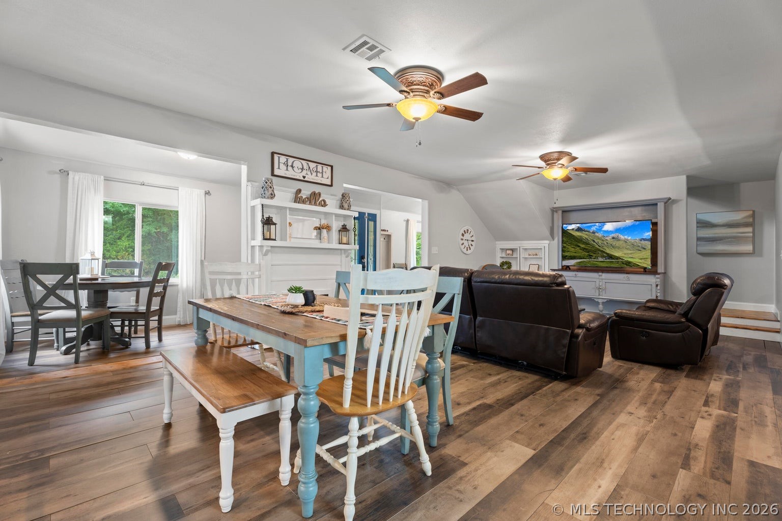 450521 Lake Shore Drive Property Photo 14