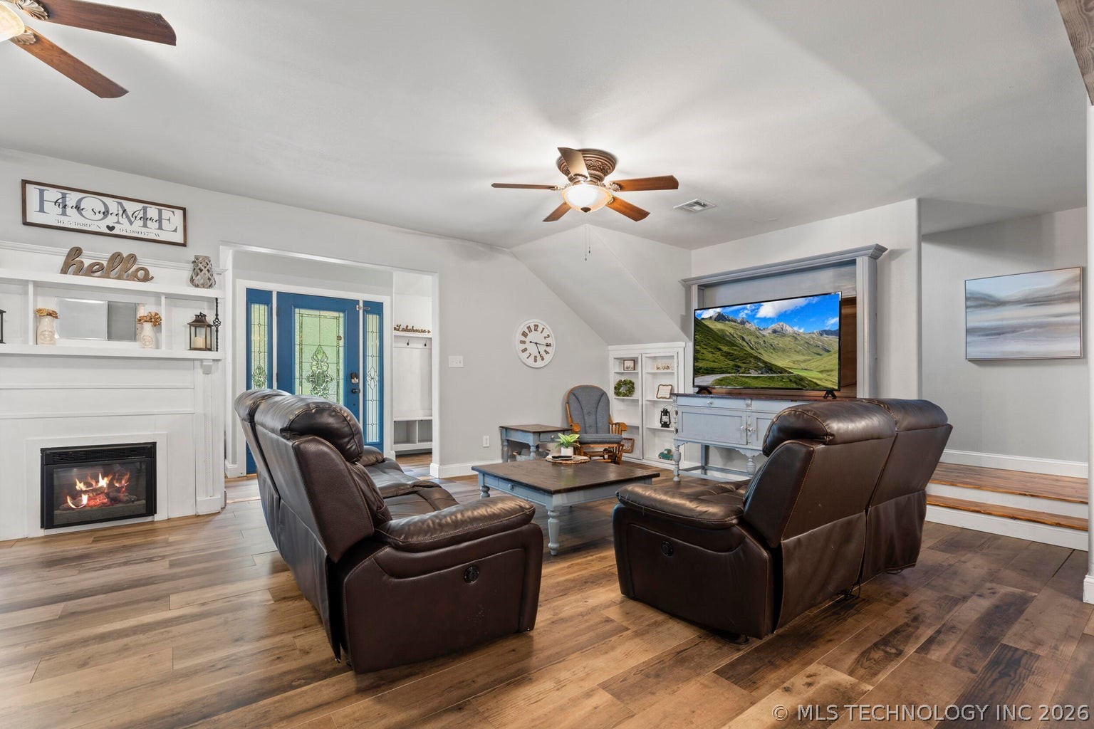 450521 Lake Shore Drive Property Photo 16
