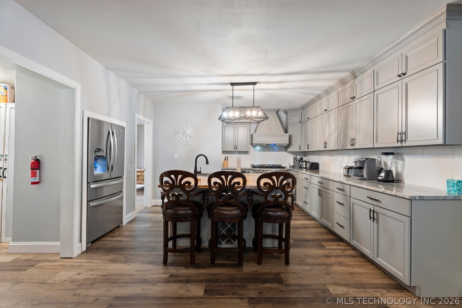 450521 Lake Shore Drive Property Photo 19