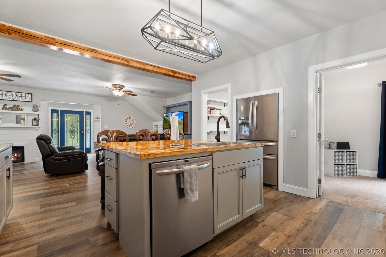 450521 Lake Shore Drive Property Photo 23