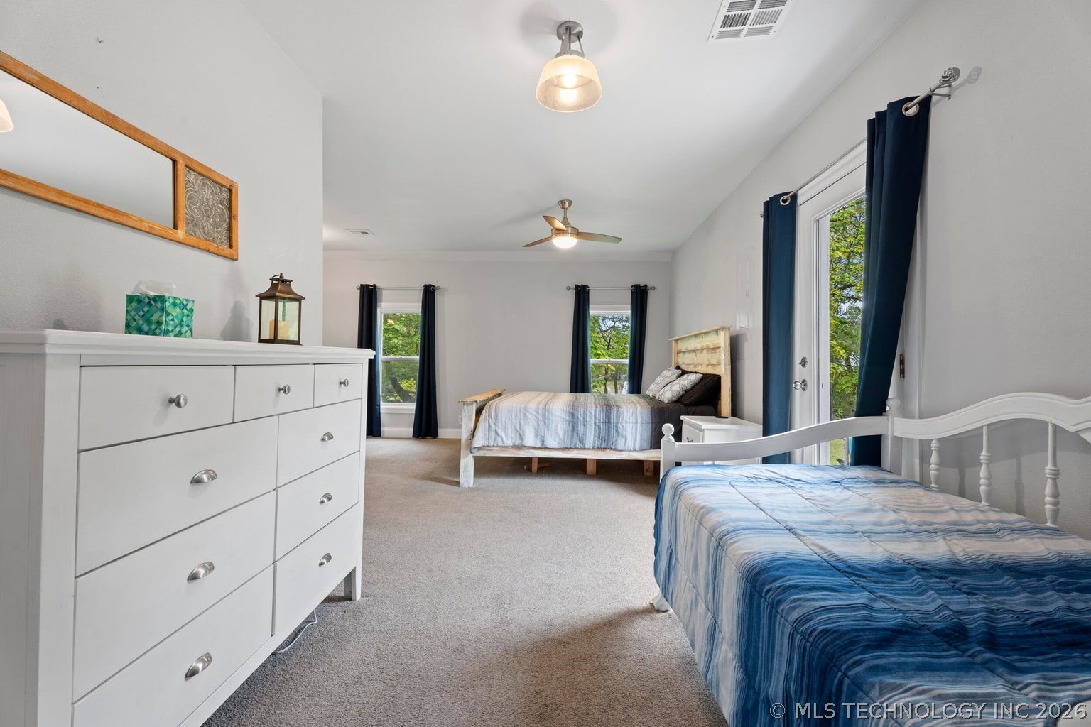 450521 Lake Shore Drive Property Photo 26