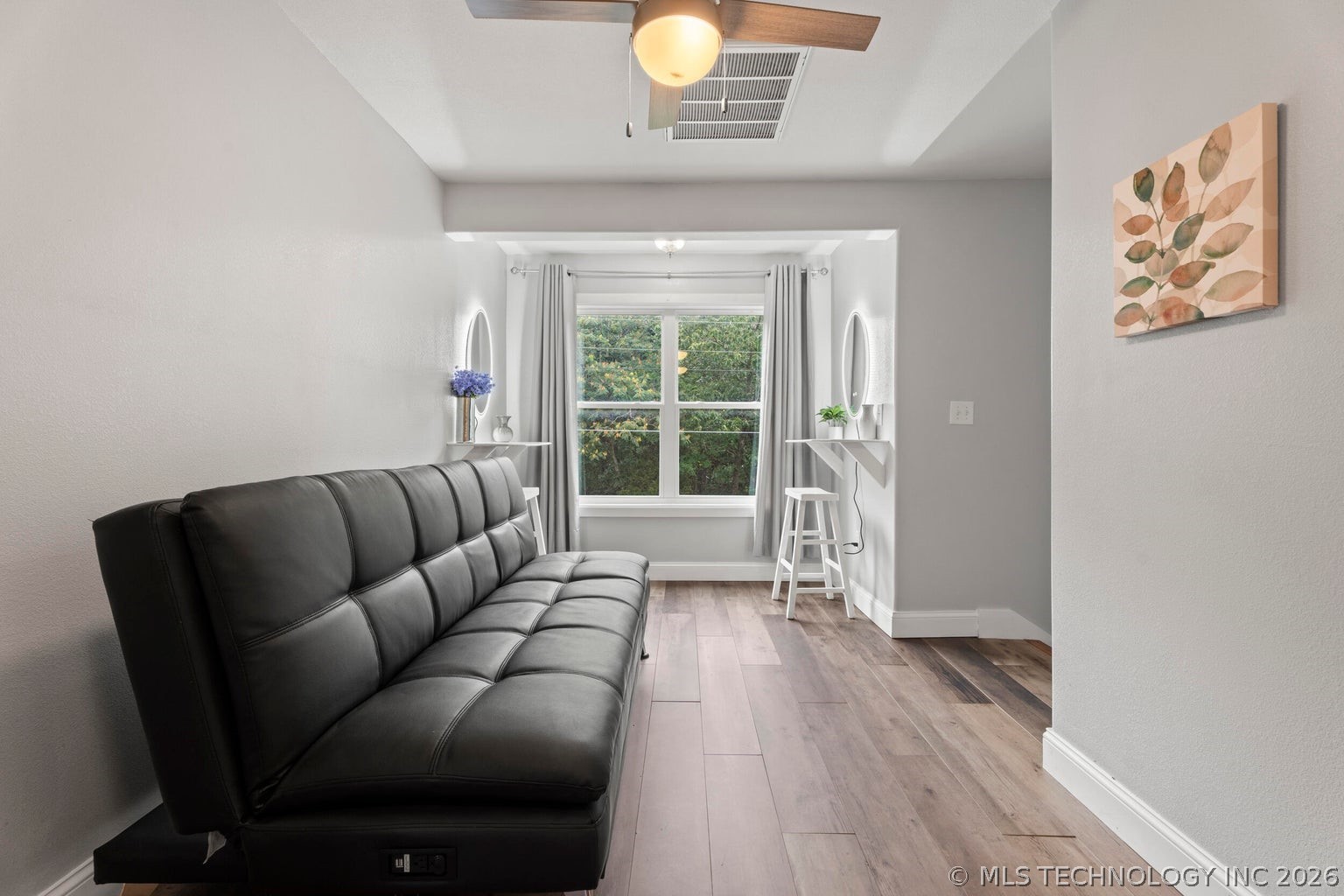 450521 Lake Shore Drive Property Photo 35