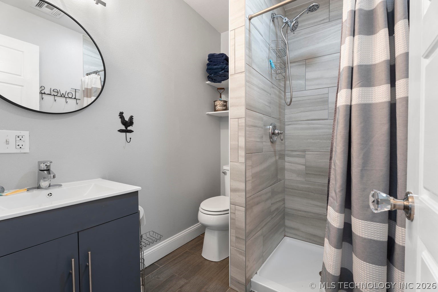 450521 Lake Shore Drive Property Photo 37