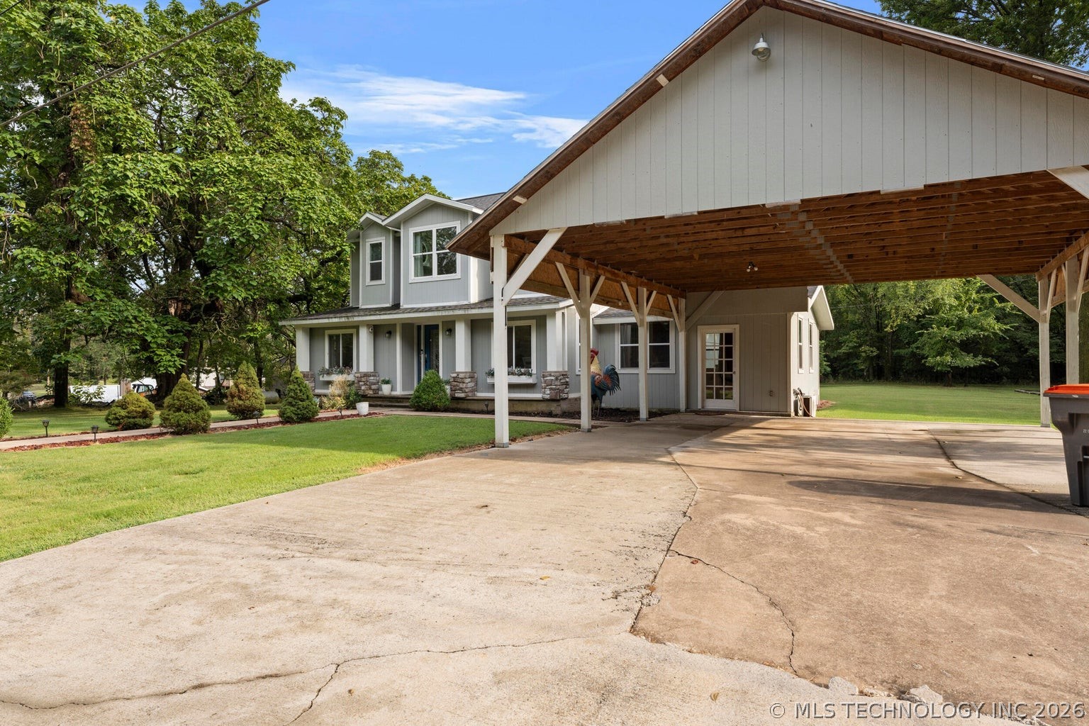 450521 Lake Shore Drive Property Photo 43