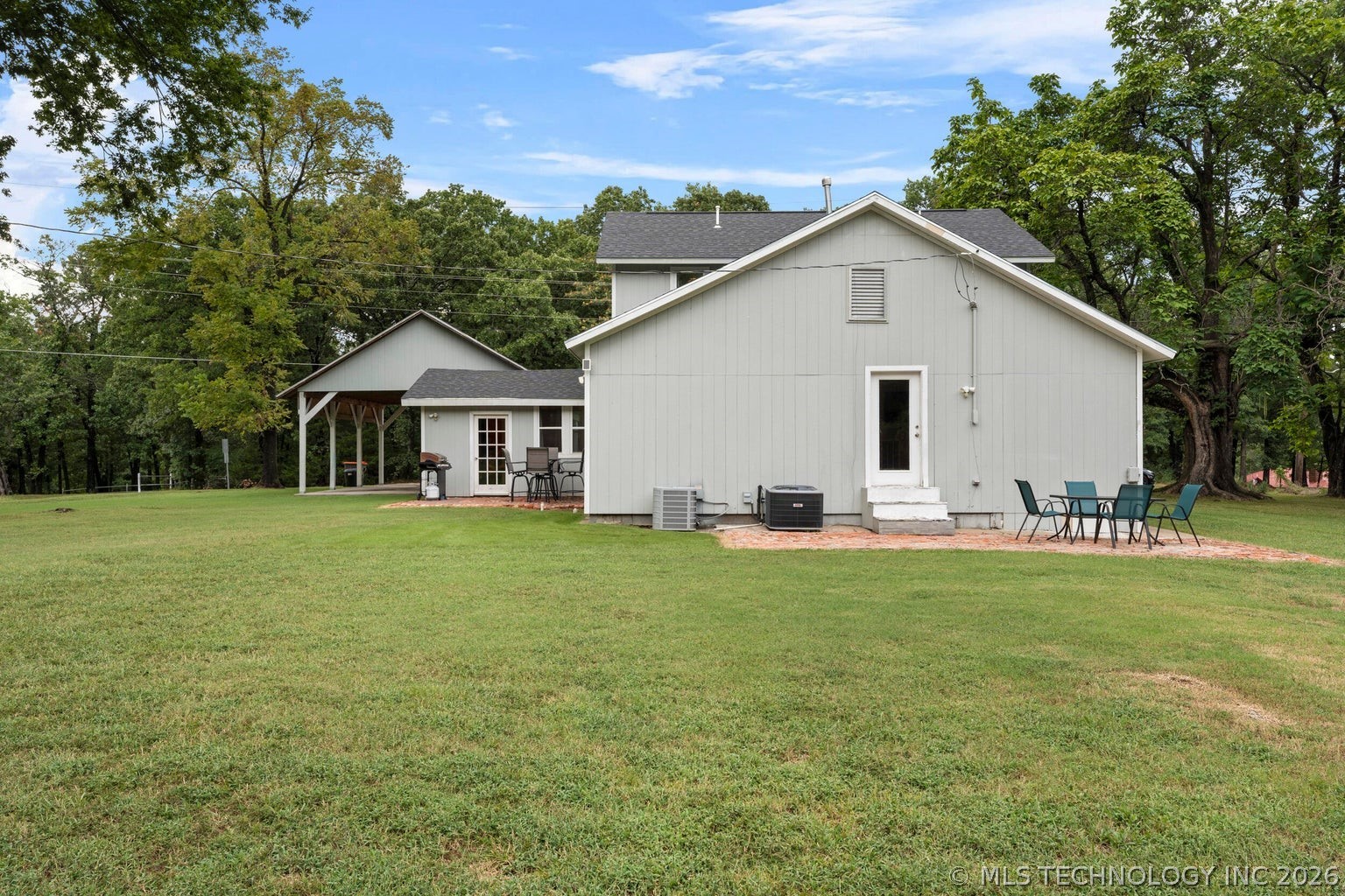 450521 Lake Shore Drive Property Photo 46