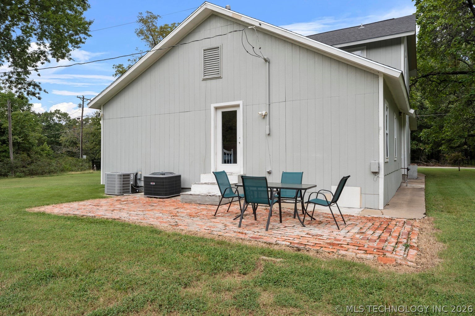 450521 Lake Shore Drive Property Photo 47