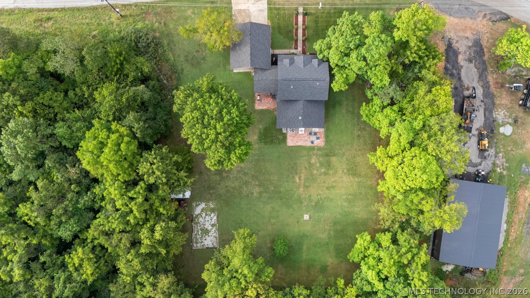 450521 Lake Shore Drive Property Photo 53