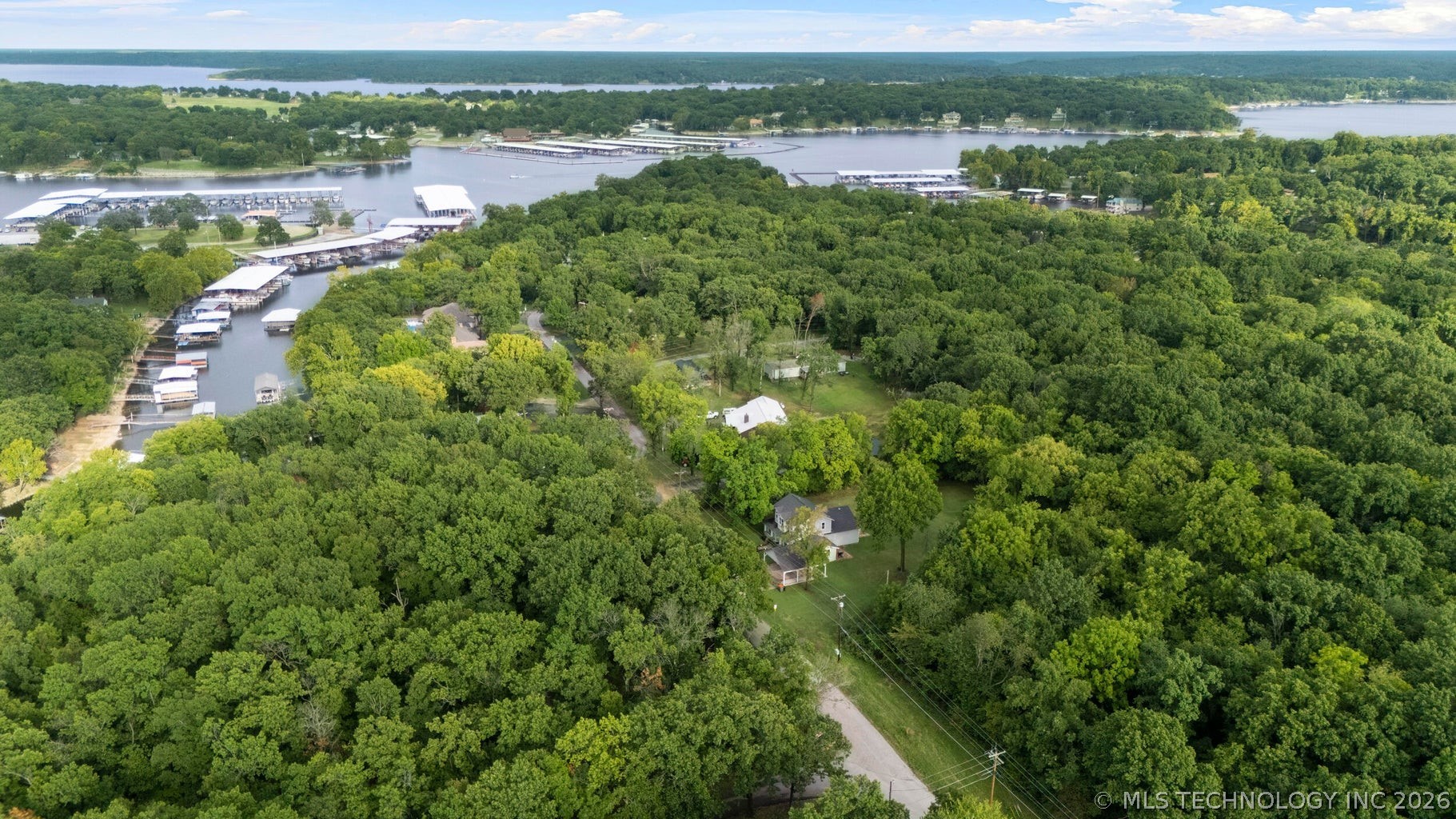 450521 Lake Shore Drive Property Photo 54