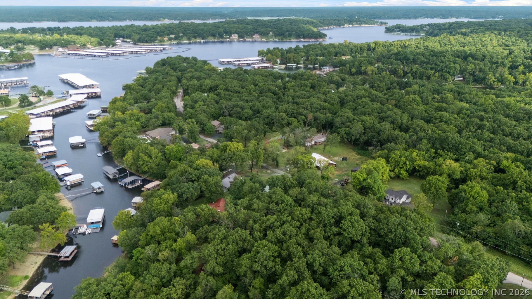 450521 Lake Shore Drive Property Photo 56