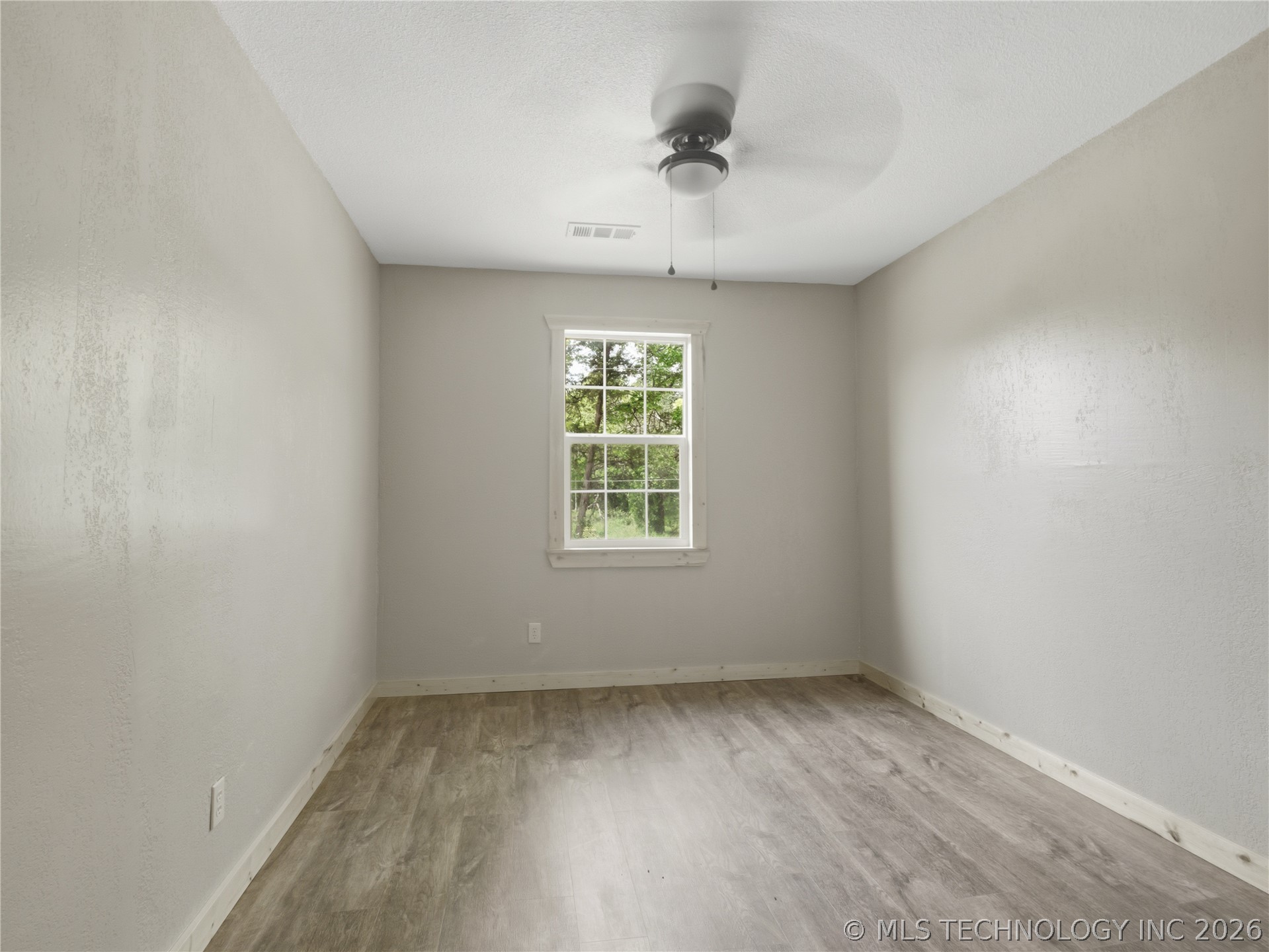 271 E 2nd Property Photo 15