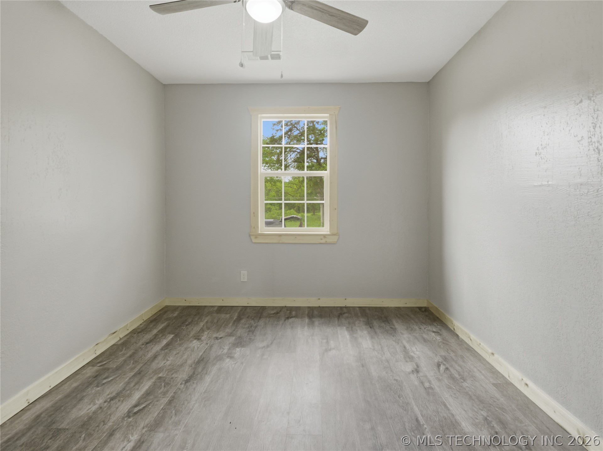271 E 2nd Property Photo 17