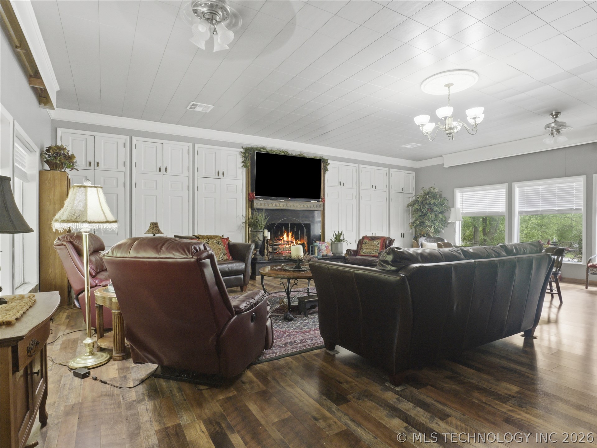 587 S Montana Property Photo 5