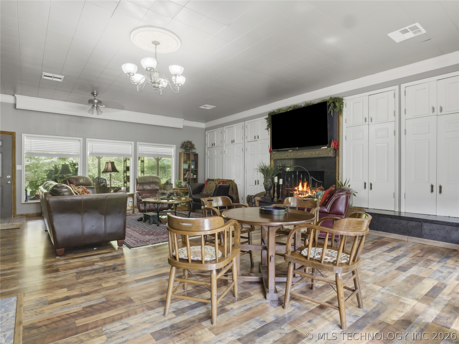 587 S Montana Property Photo 6