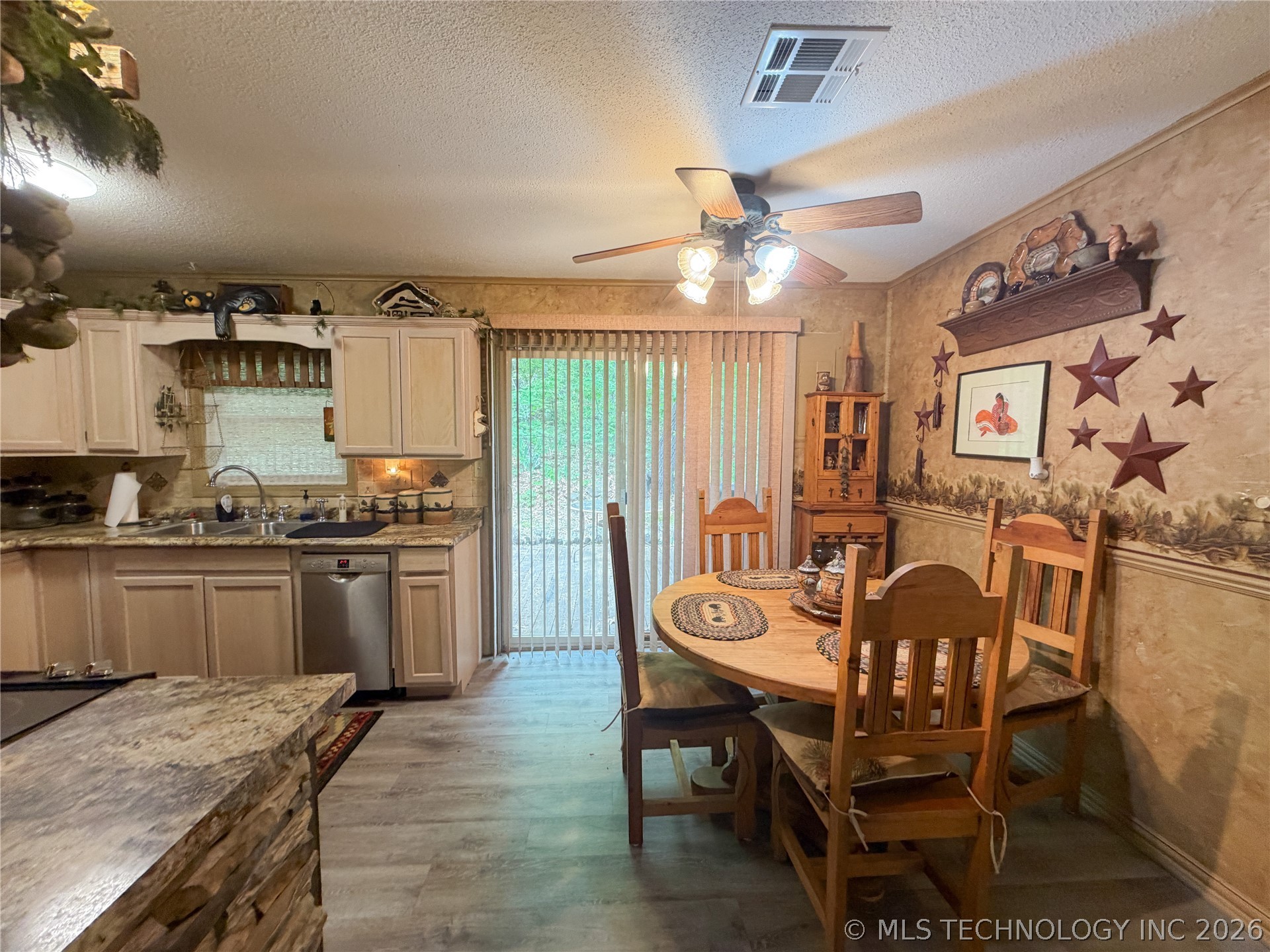 445490 Indian Road Property Photo 9