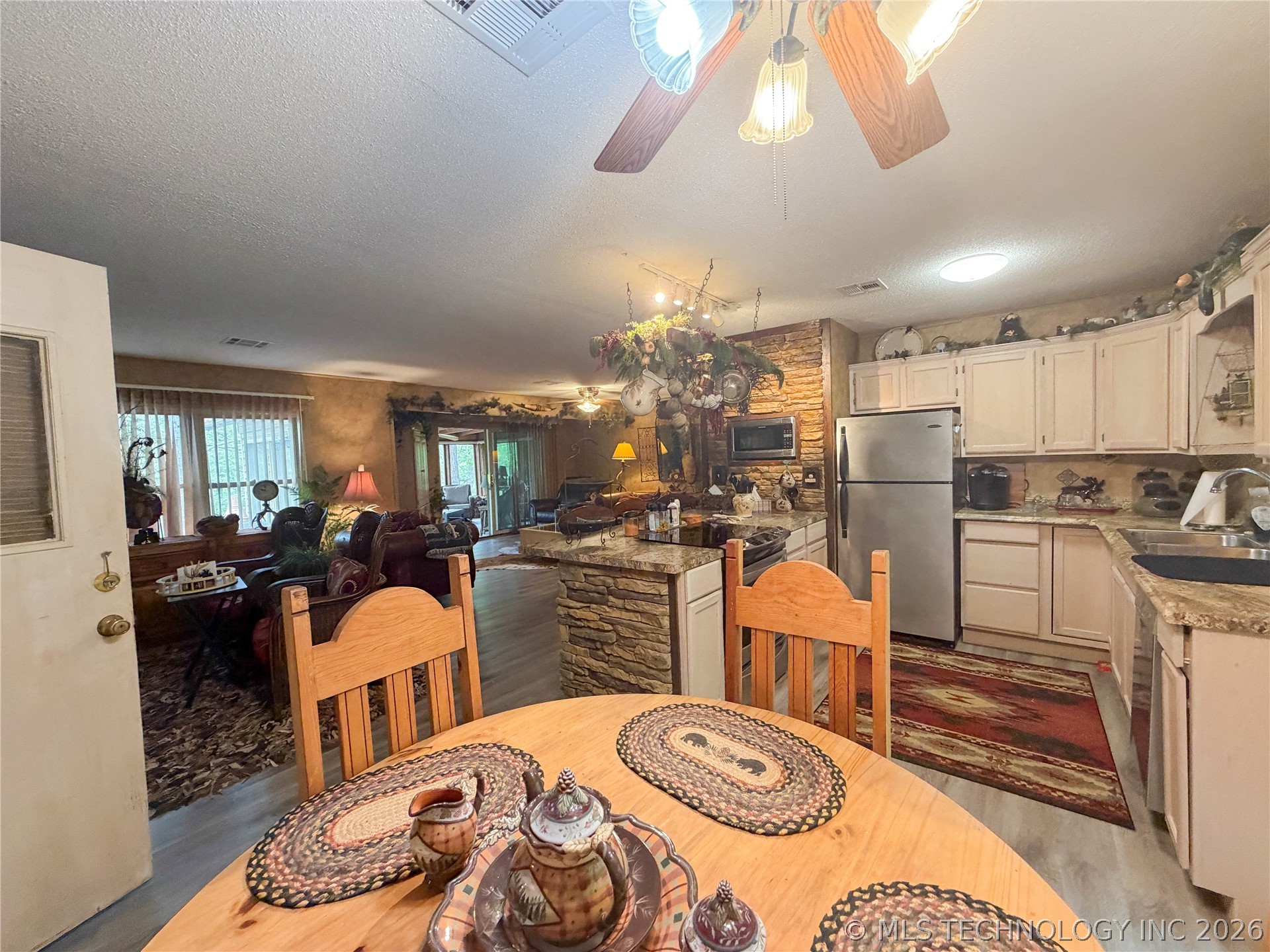 445490 Indian Road Property Photo 10
