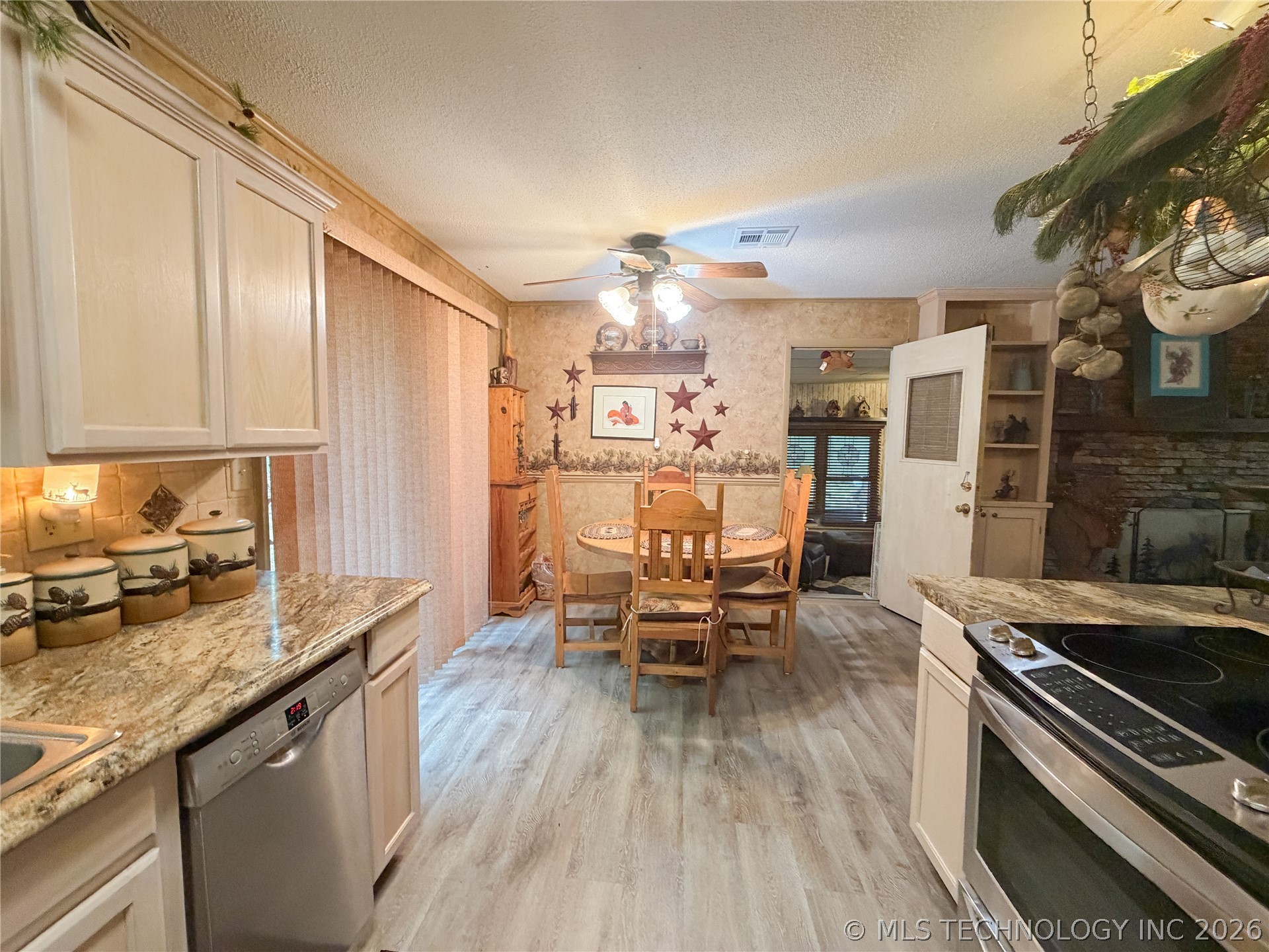 445490 Indian Road Property Photo 13