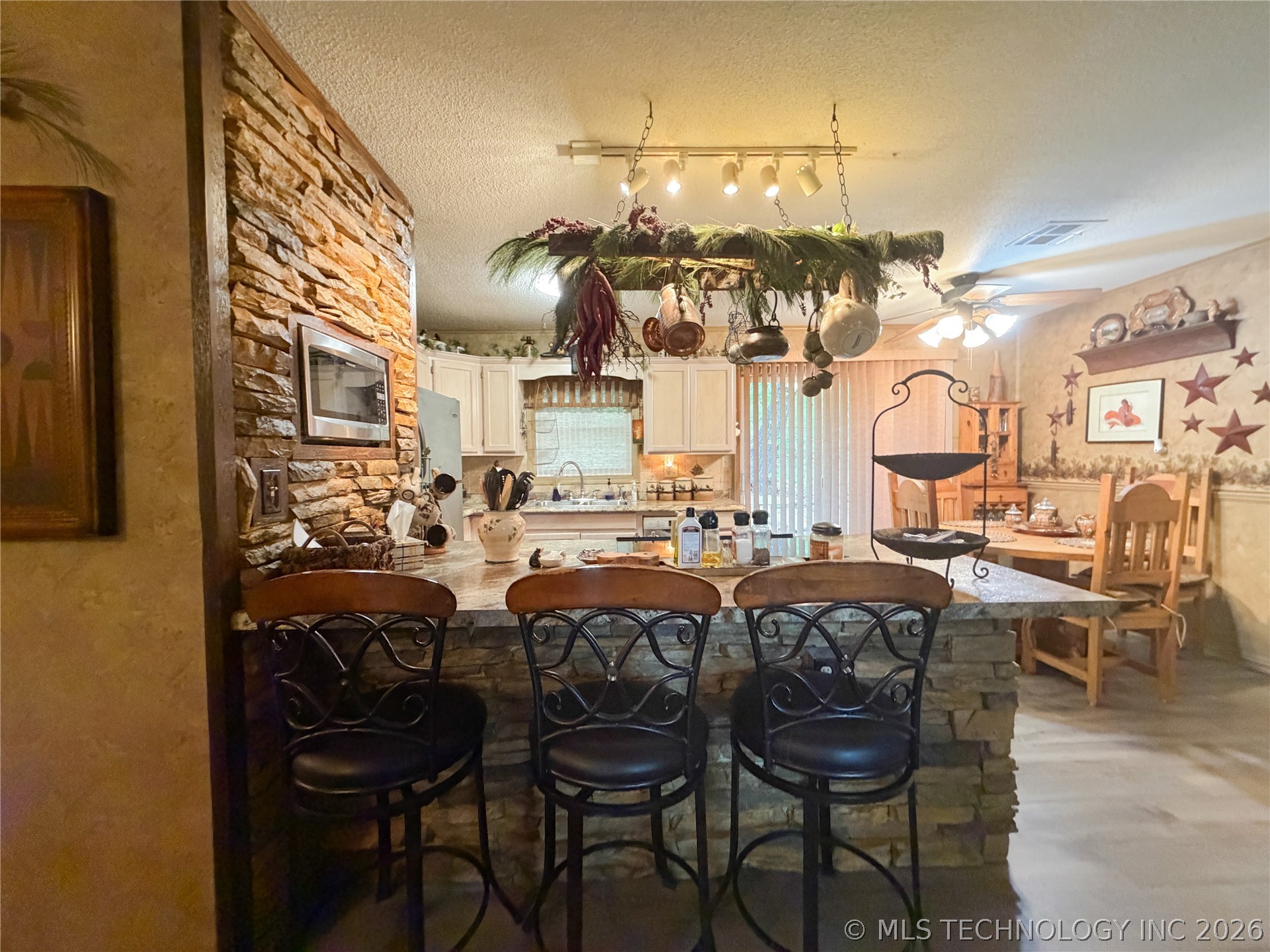 445490 Indian Road Property Photo 22