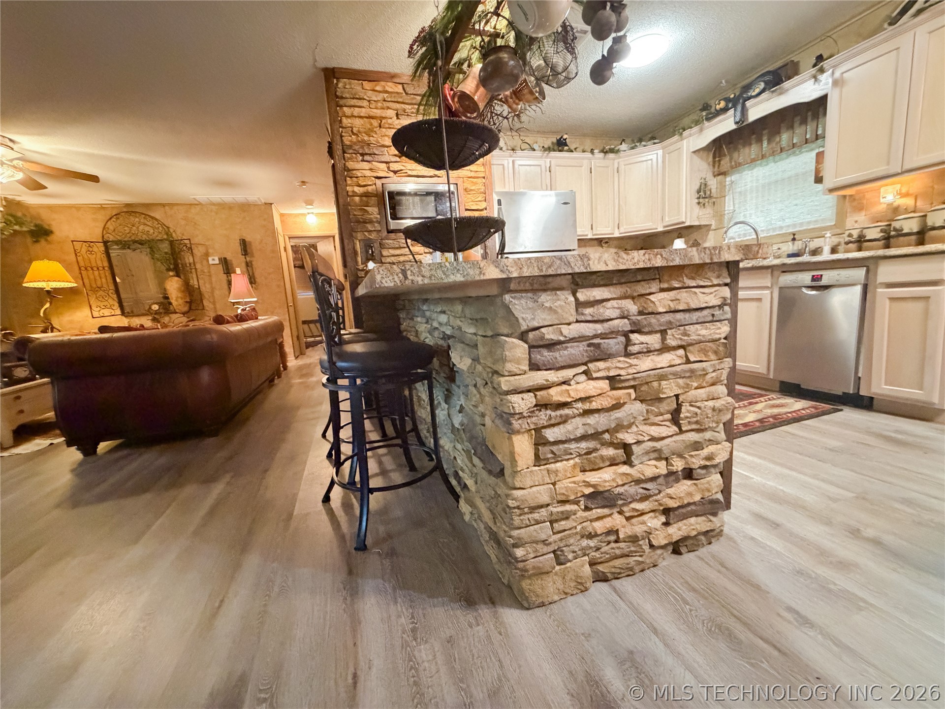 445490 Indian Road Property Photo 23
