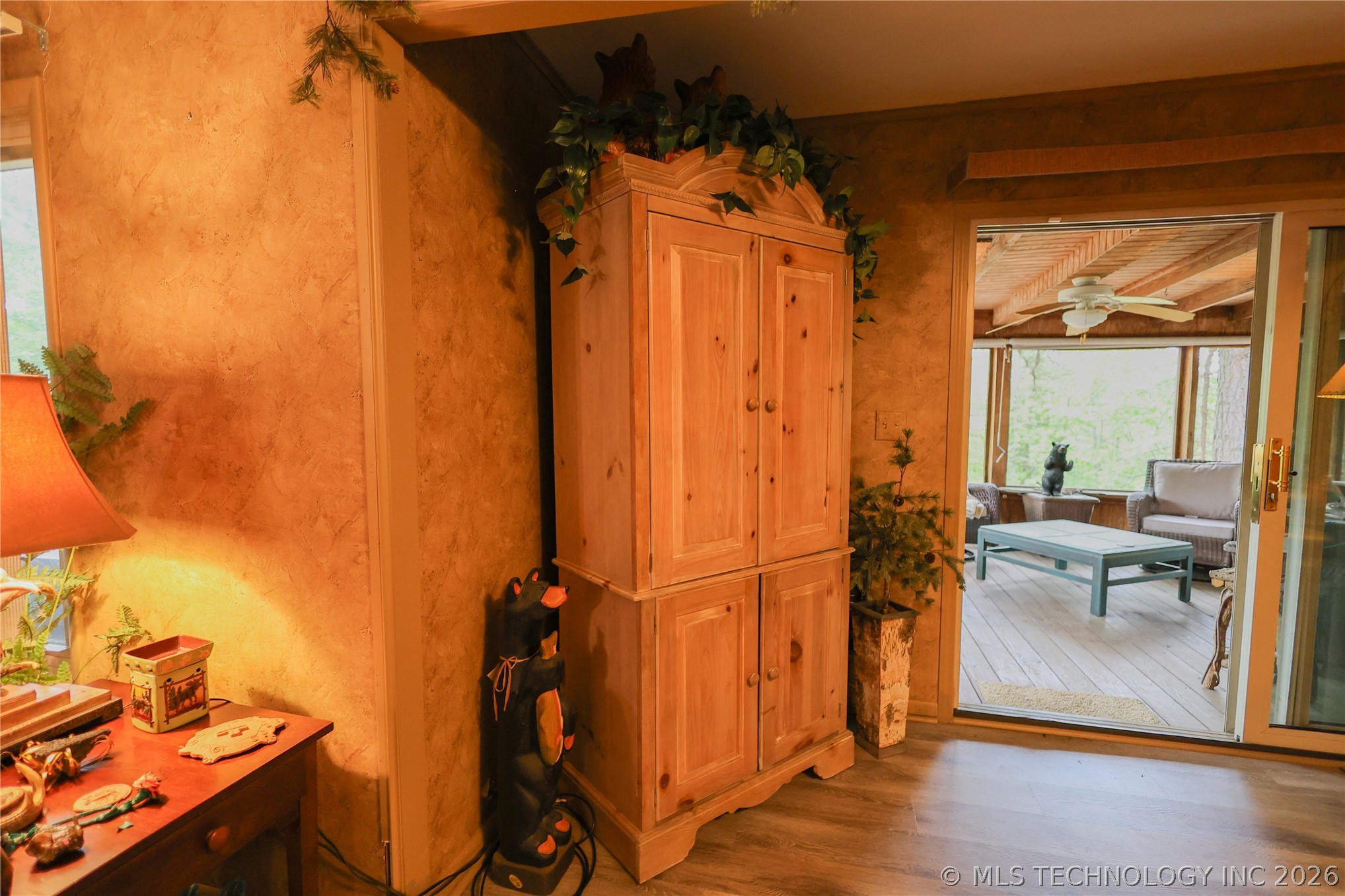 445490 Indian Road Property Photo 32