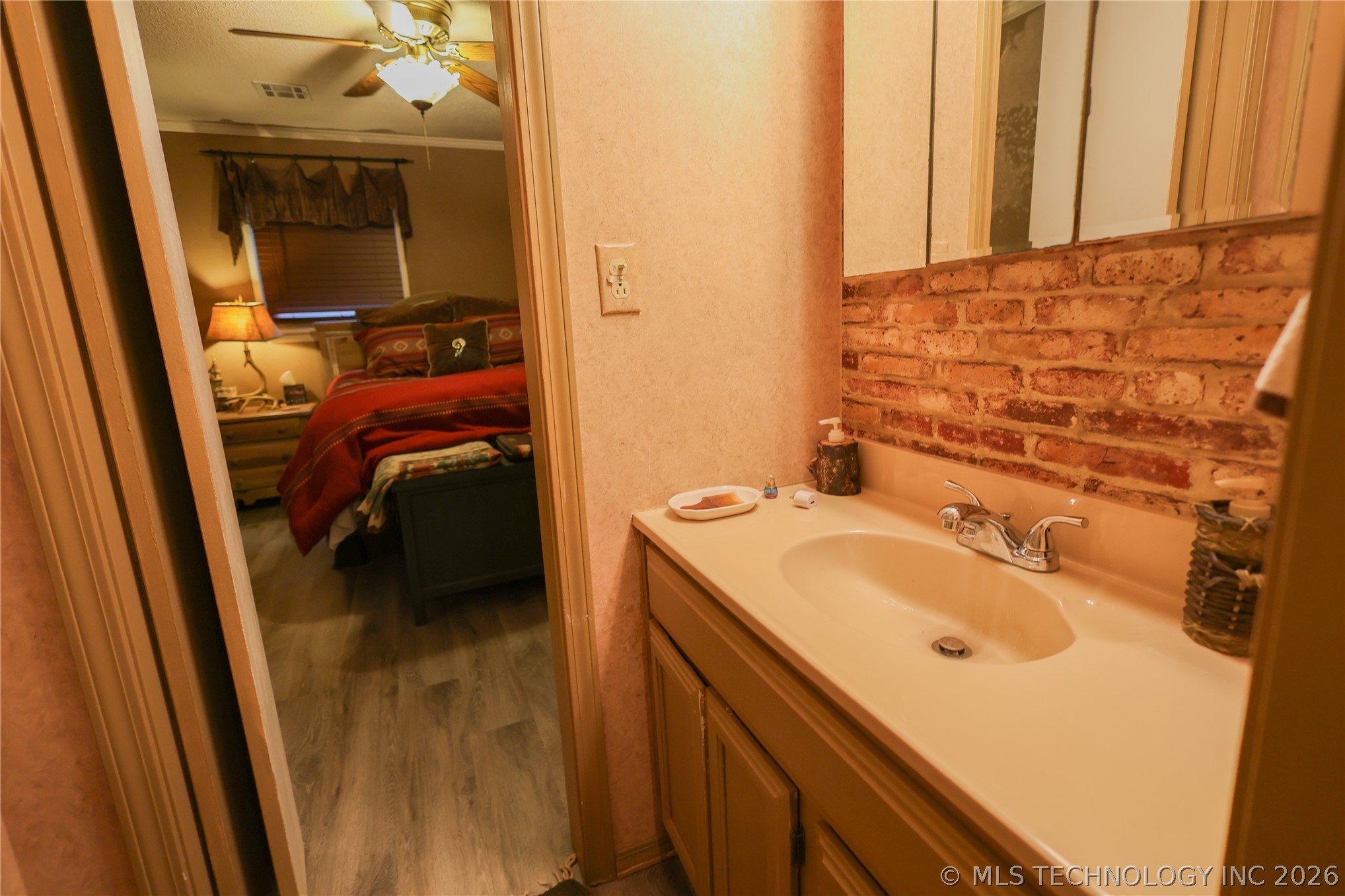 445490 Indian Road Property Photo 43
