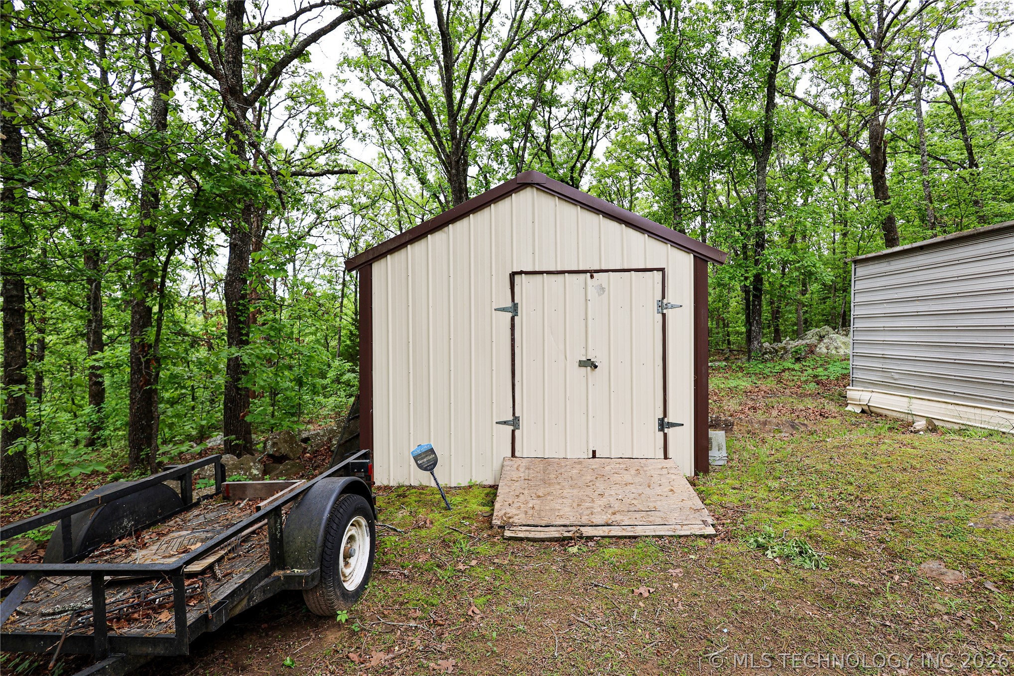 445490 Indian Road Property Photo 71