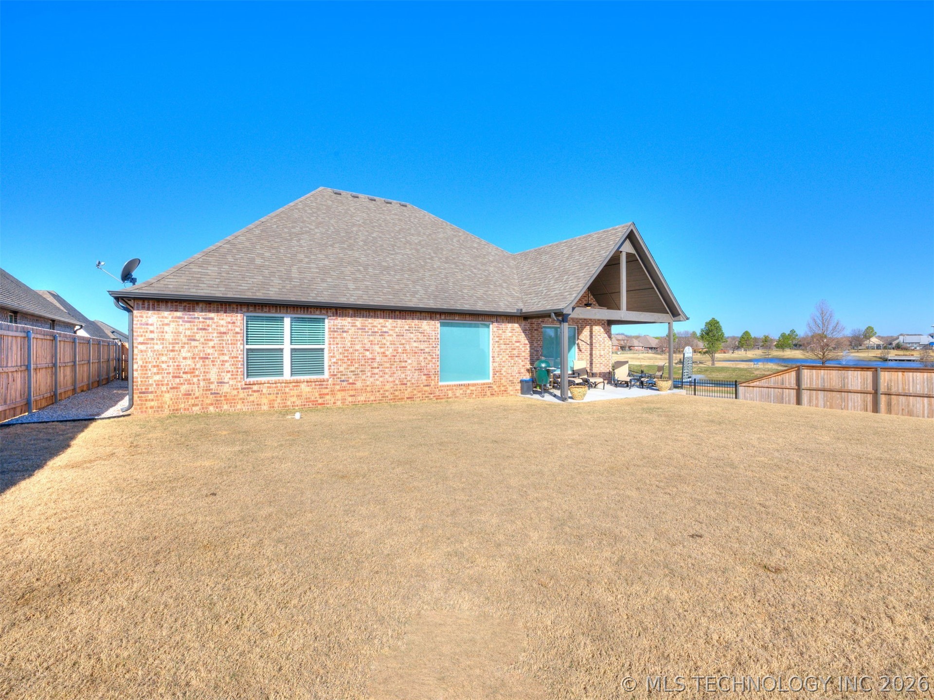 13605 S 21st Place E Property Photo 6