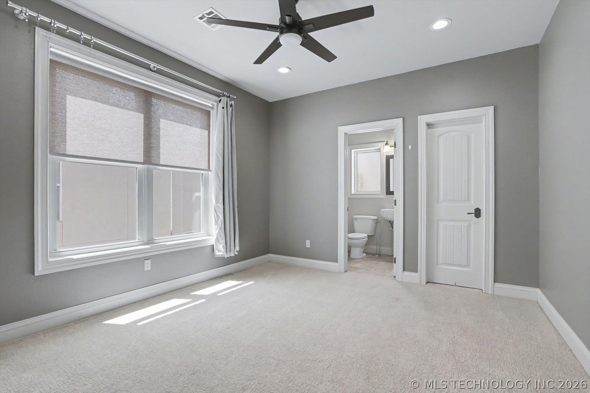 1411 S St Louis Avenue B Property Photo 23