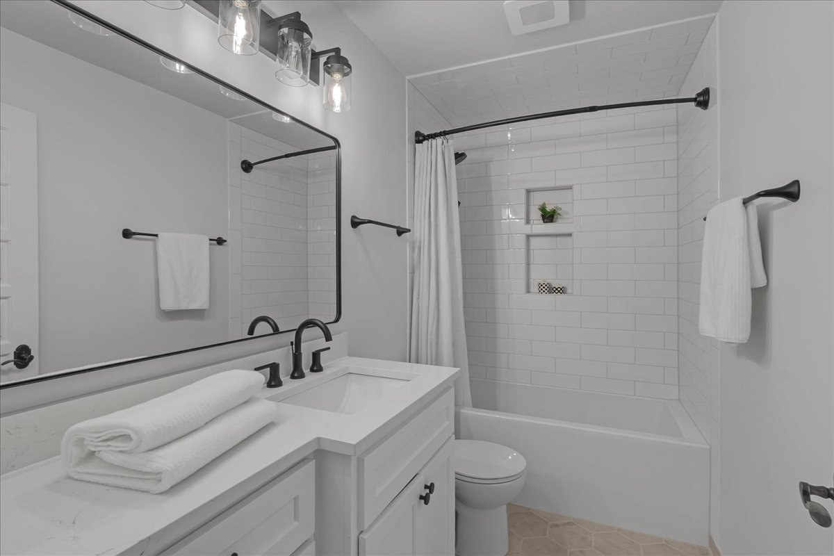1324 E 26th Street Property Photo 59
