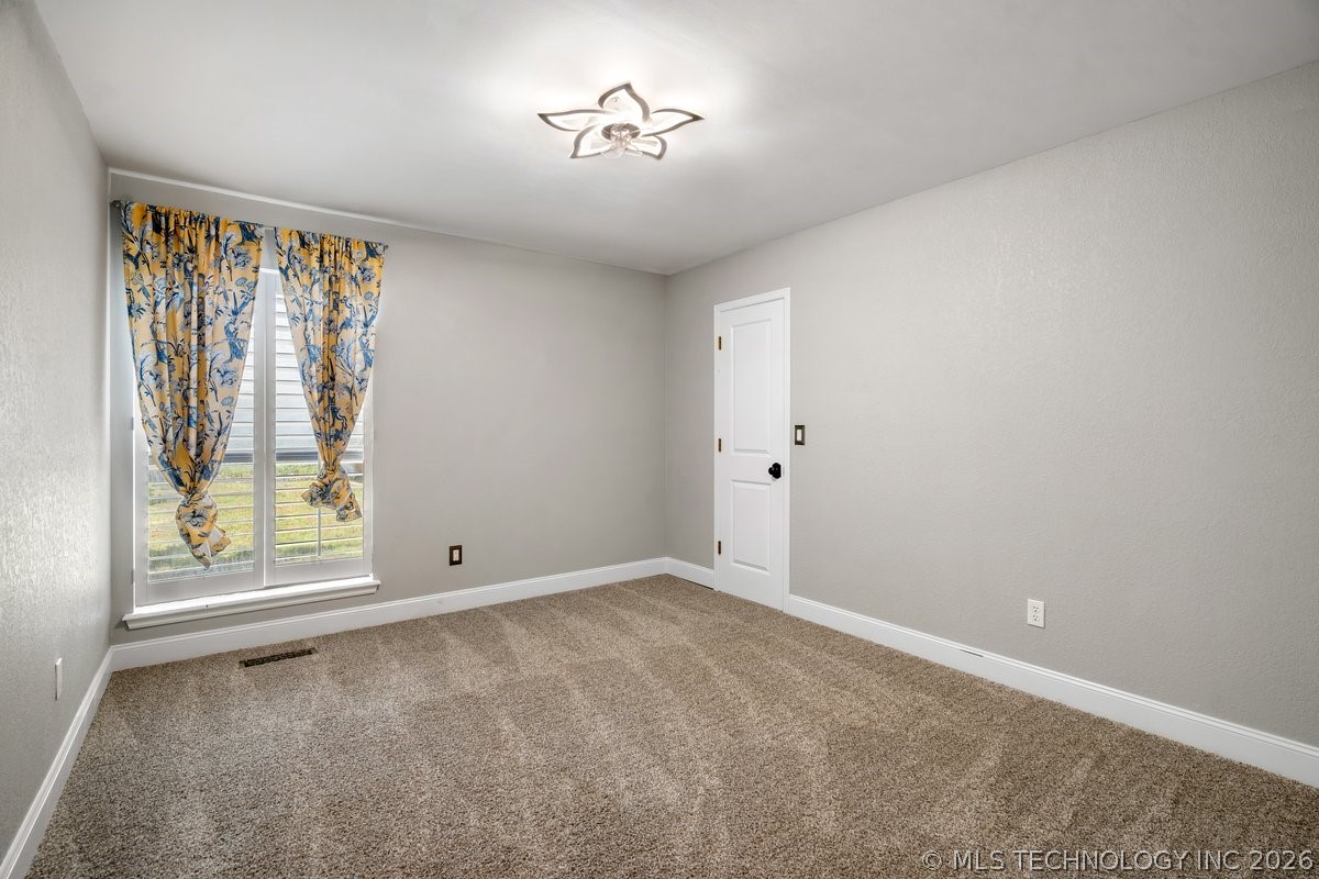 8418 S Florence Avenue Property Photo 19