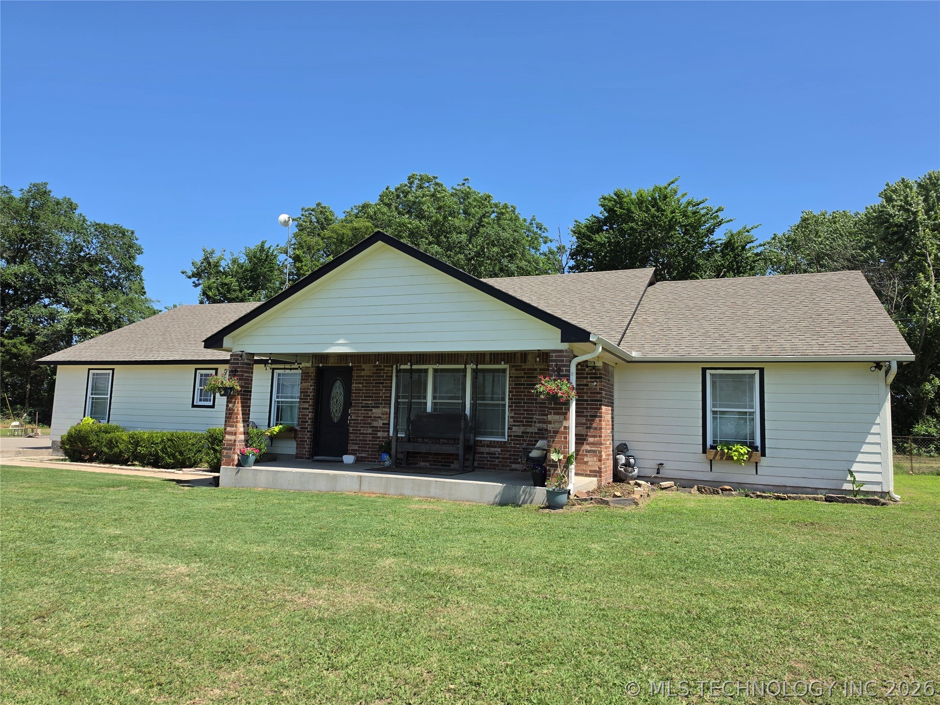 1102 Vinson Lane Property Photo 1