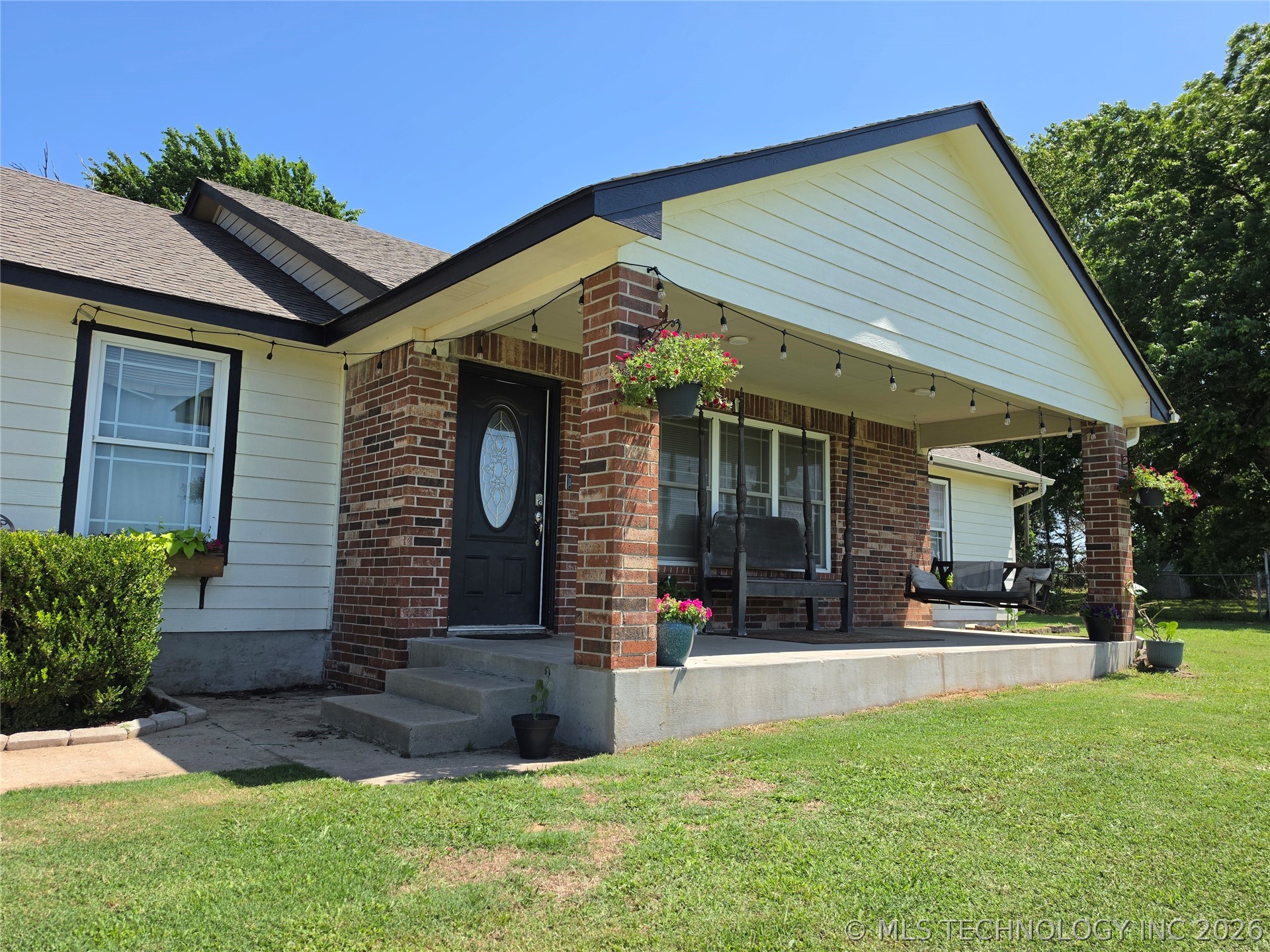 1102 Vinson Lane Property Photo 4