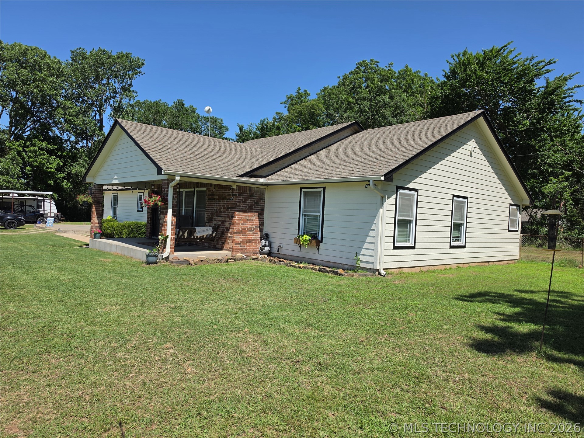 1102 Vinson Lane Property Photo 5