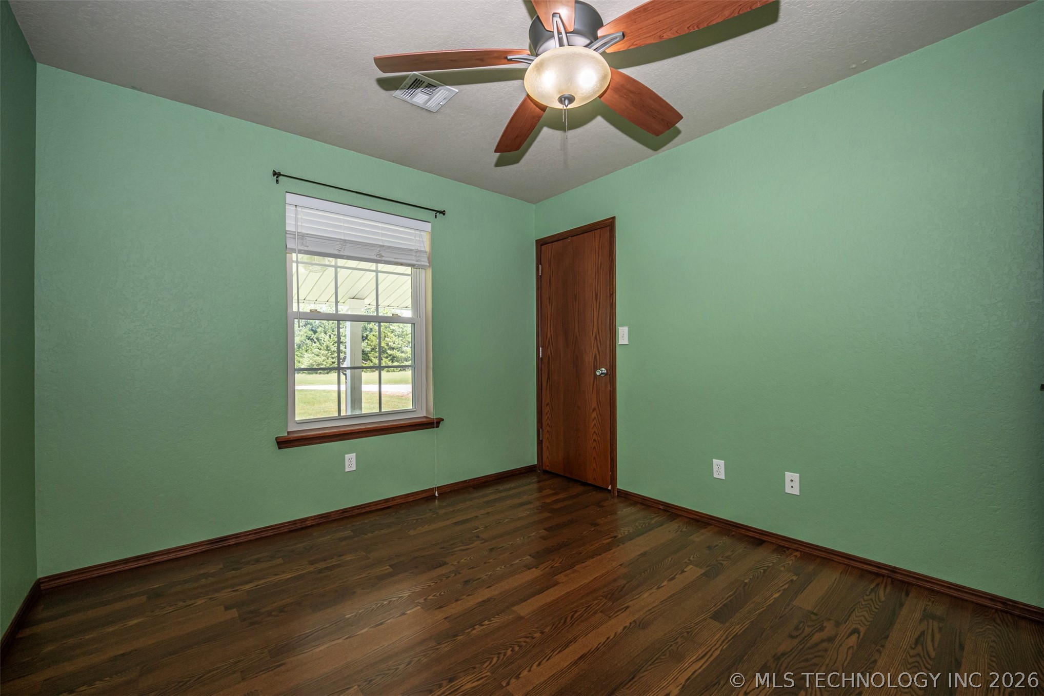 713 Pinewood Trails Drive Property Photo 16